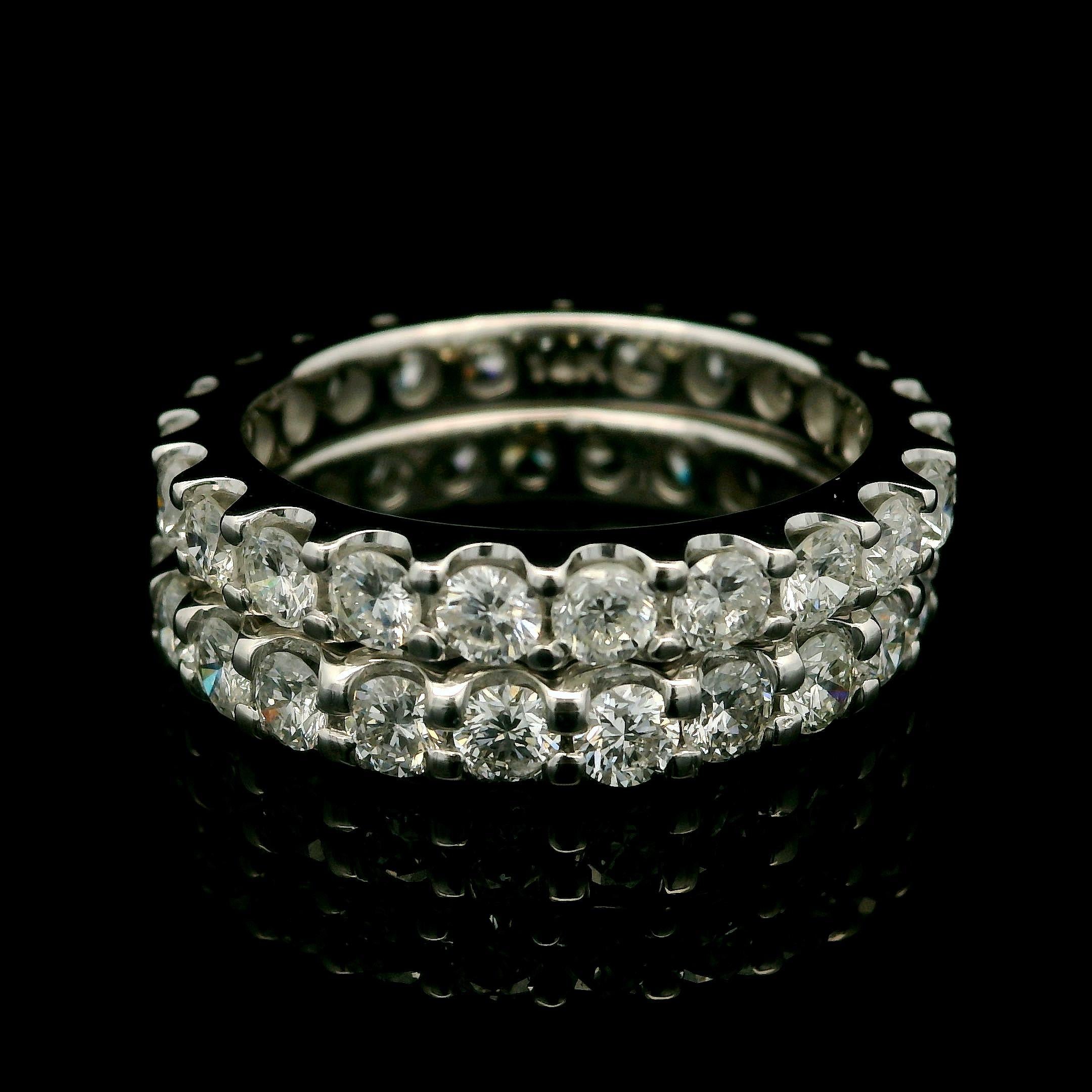 14k Weißgold 3,25 Karat Fiery Diamant Ewigkeitsring mit 2 Ringen, Guards, Paar im Angebot 1