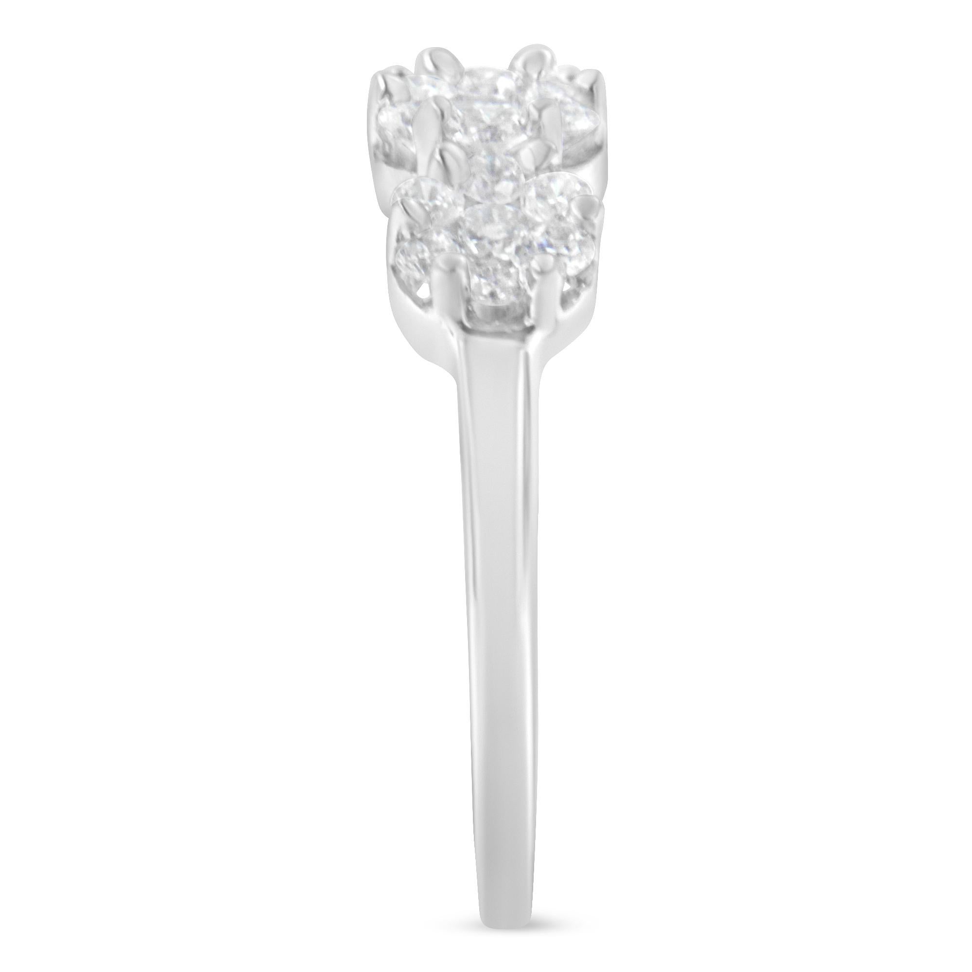 14k White Gold ¾ Carat Floral Cluster Diamond 3 Stone Style Cocktail Ring In New Condition For Sale In New York, NY