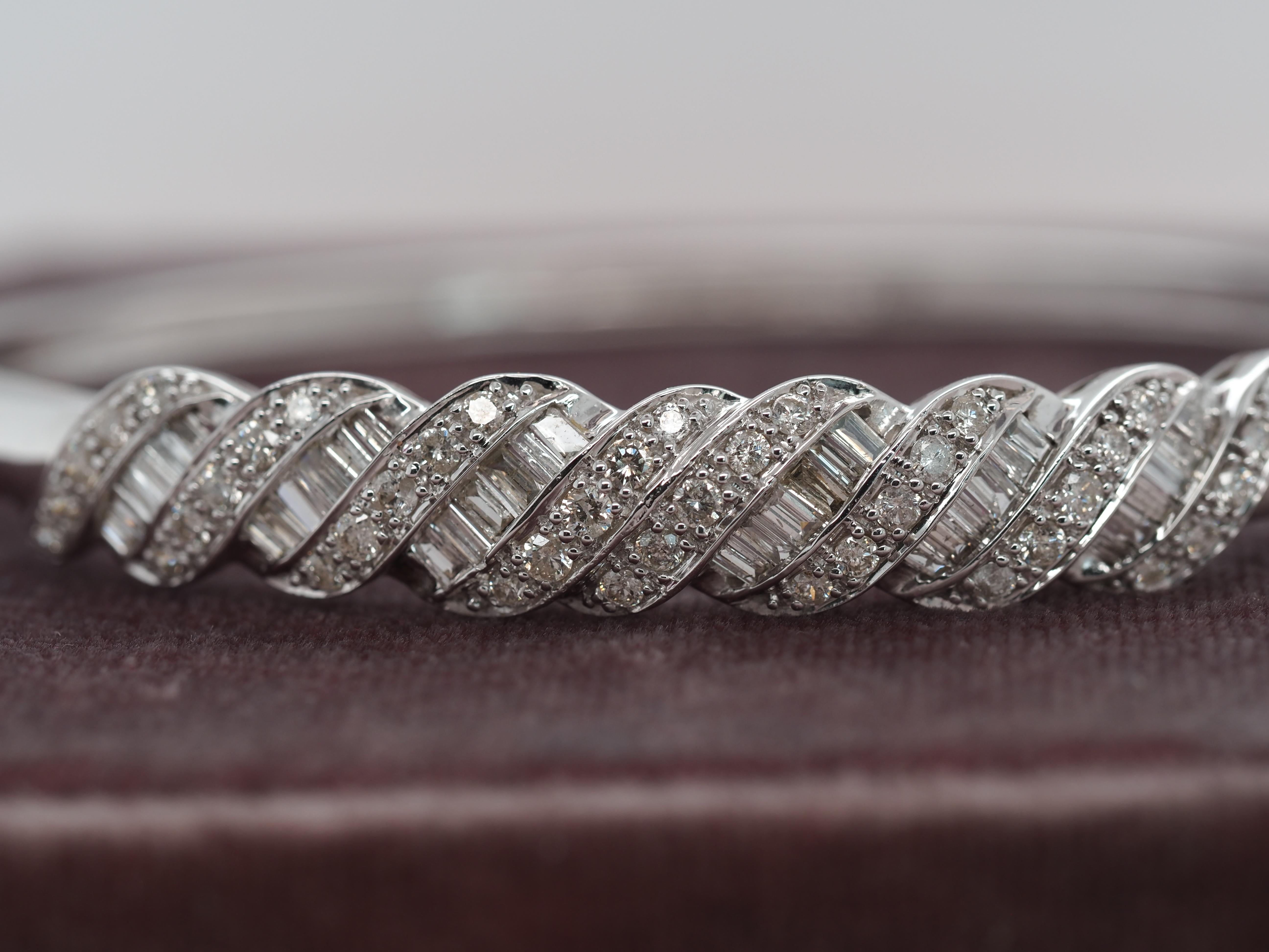 14k White Gold 3.50 Carat Diamond Bangle Bracelet In Good Condition For Sale In Atlanta, GA