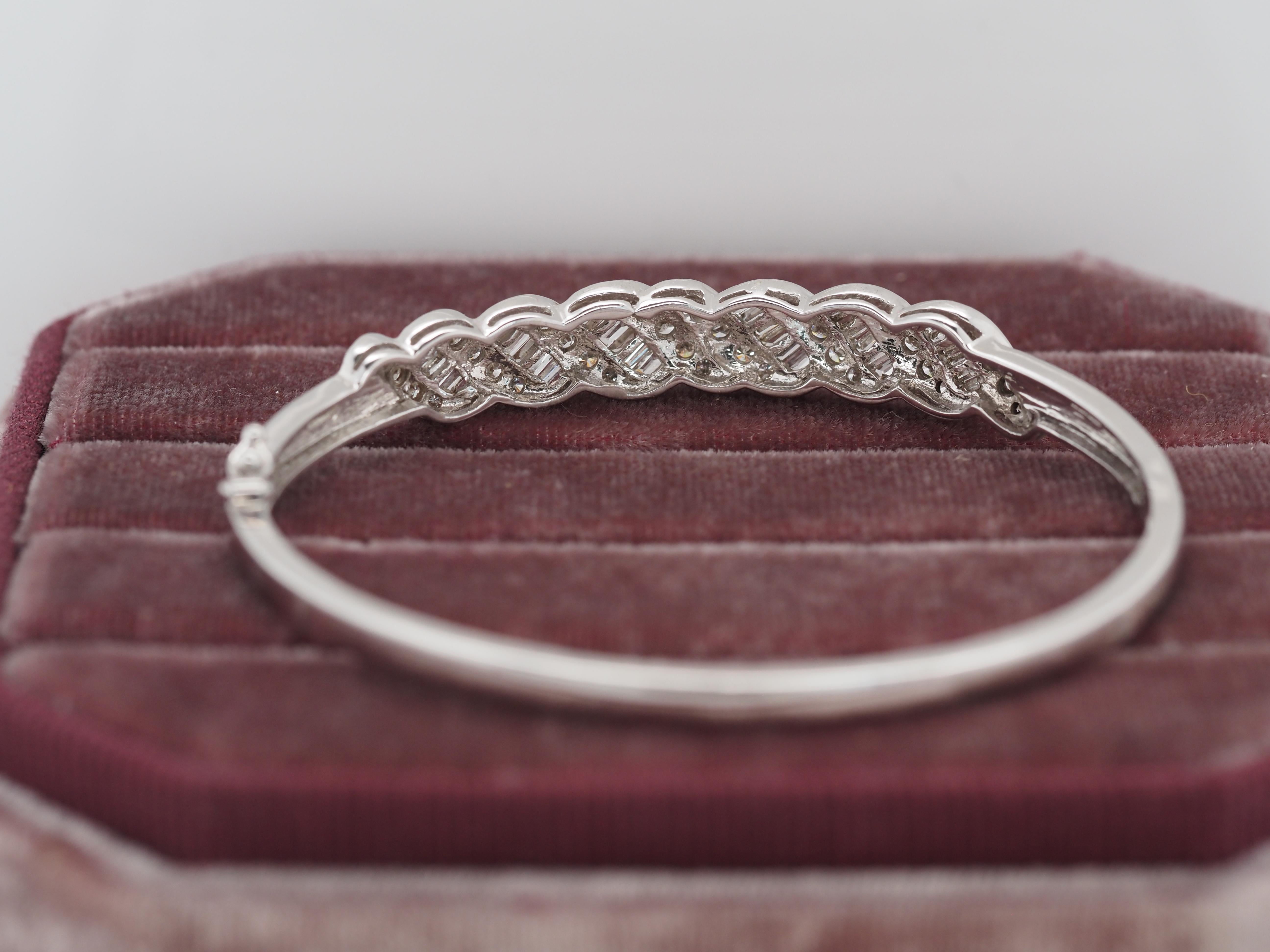 Women's or Men's 14k White Gold 3.50 Carat Diamond Bangle Bracelet For Sale