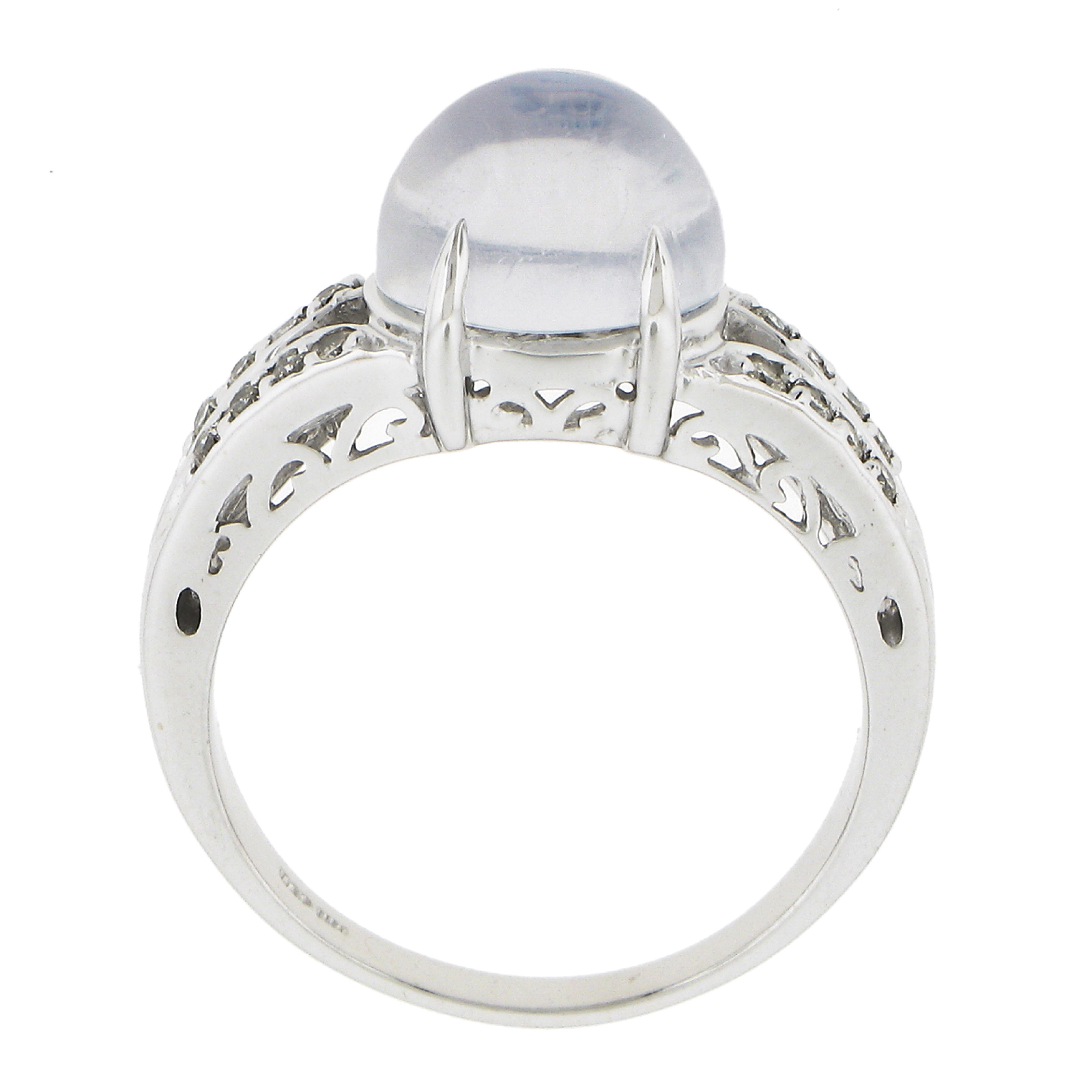 Superbe bague en or blanc 14 carats avec pierre de lune bleue cabochon ovale de 3,54 carats en vente 3