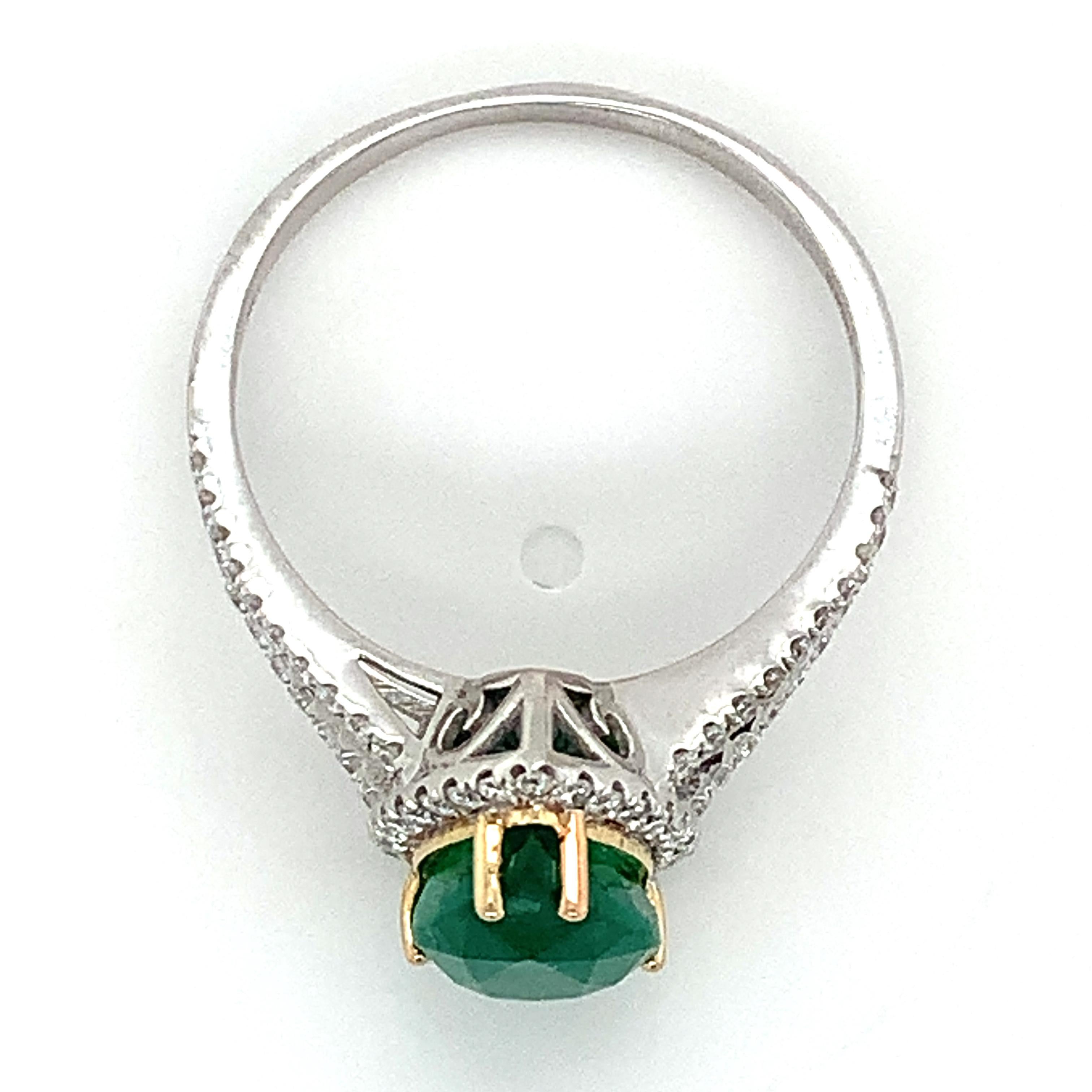14k Weißgold 3CT Birnenförmiger Smaragd mit rundem Diamant-Halo und geteiltem Schaftring (Tropfenschliff)