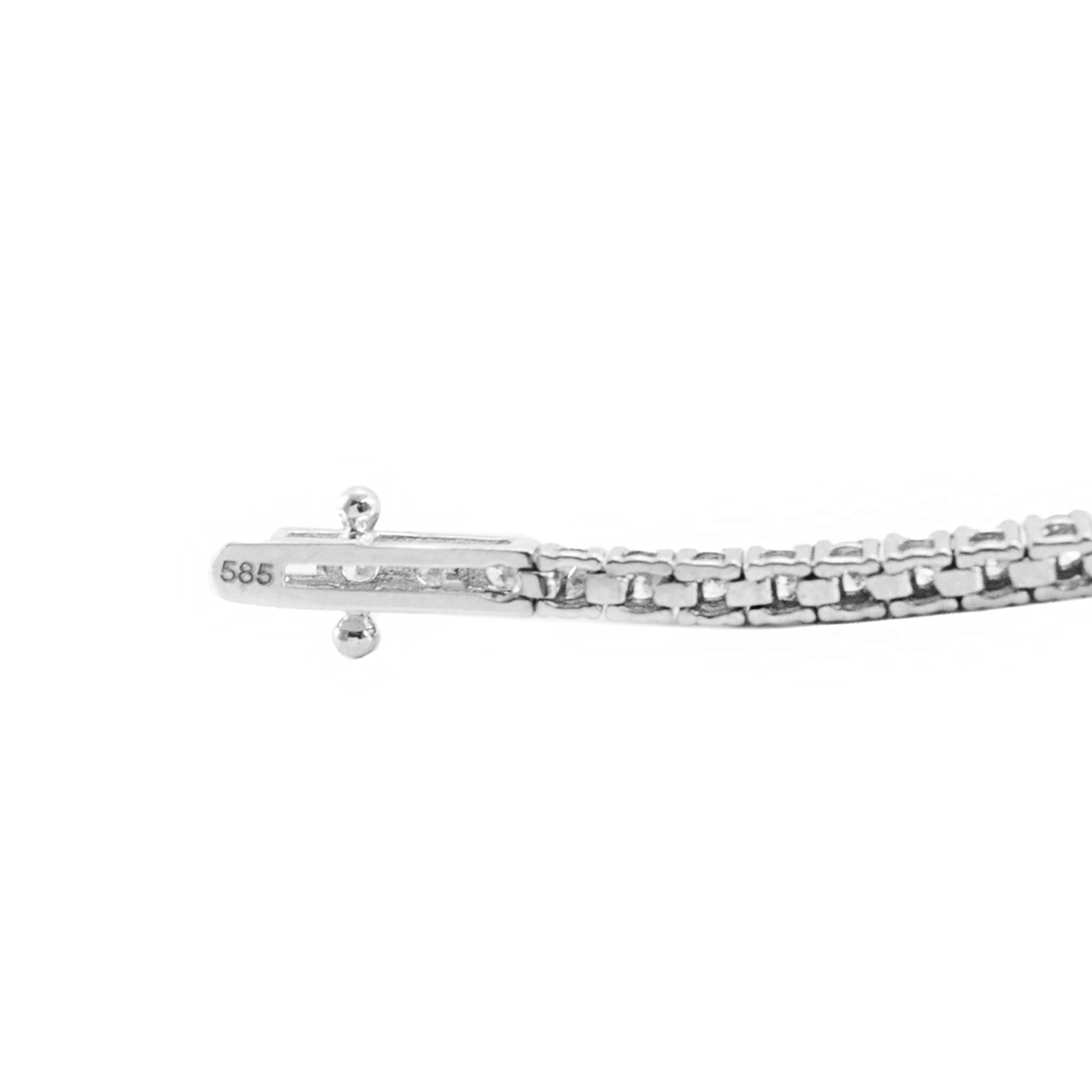 14K White Gold 4-Prong 1.57ct Diamond Tennis Bracelet In Excellent Condition For Sale In Houston, TX