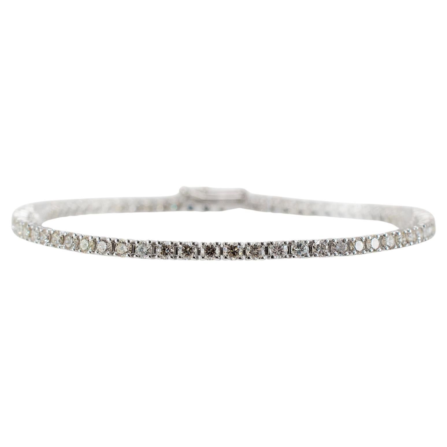 Bracelet tennis en or blanc 14K à 4 branches et 3,28 ct de diamants en vente