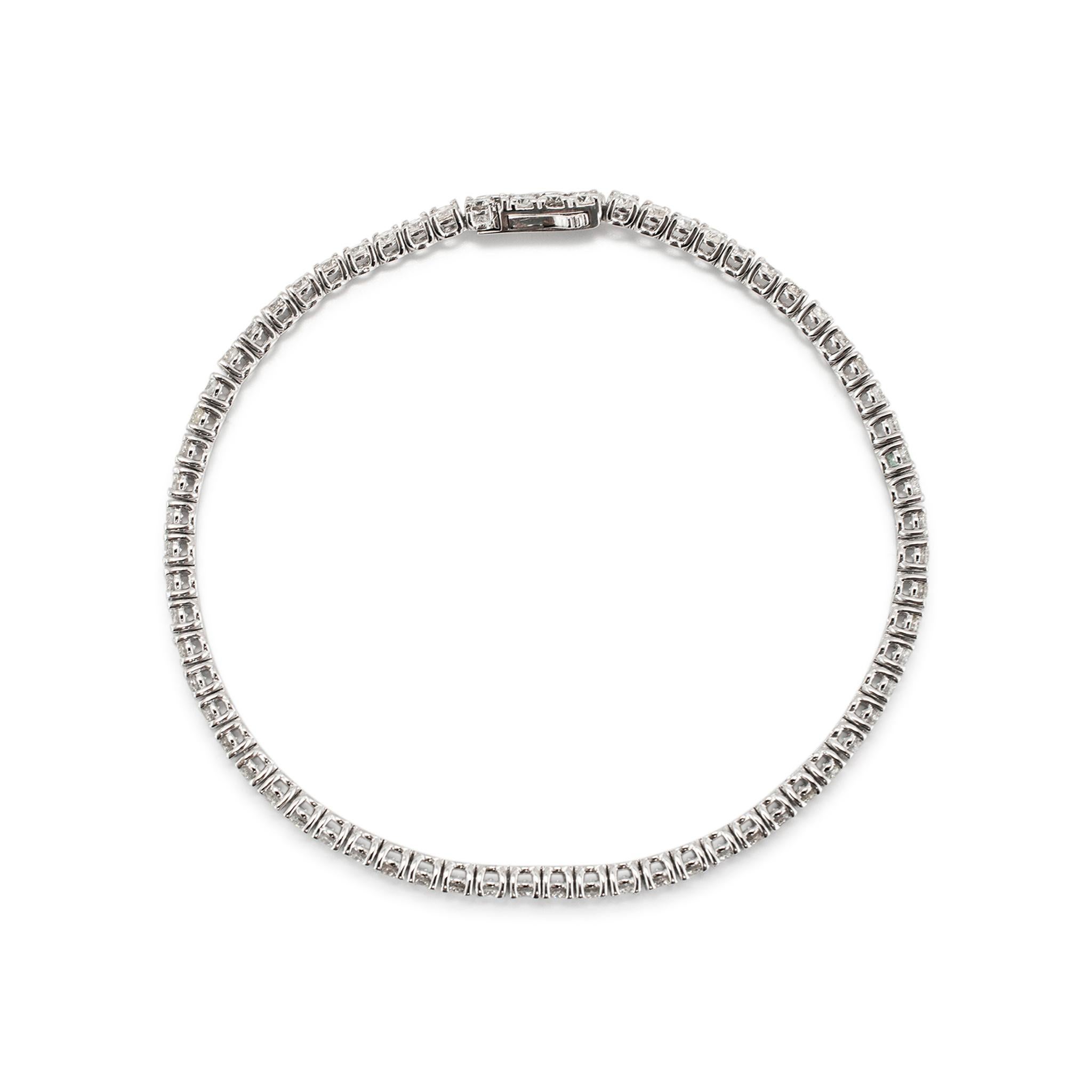 Taglio rotondo Bracciale tennis con diamanti a 4 punte da 3,30 carati in oro bianco 14K in vendita