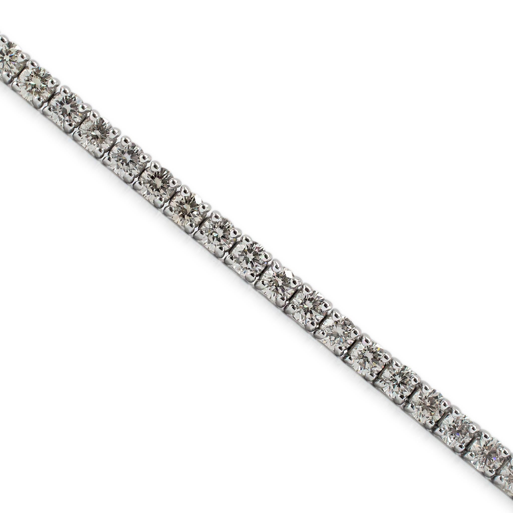 Bracelet tennis en or blanc 14K à 4 branches et 4.38ct de diamants Excellent état - En vente à Houston, TX