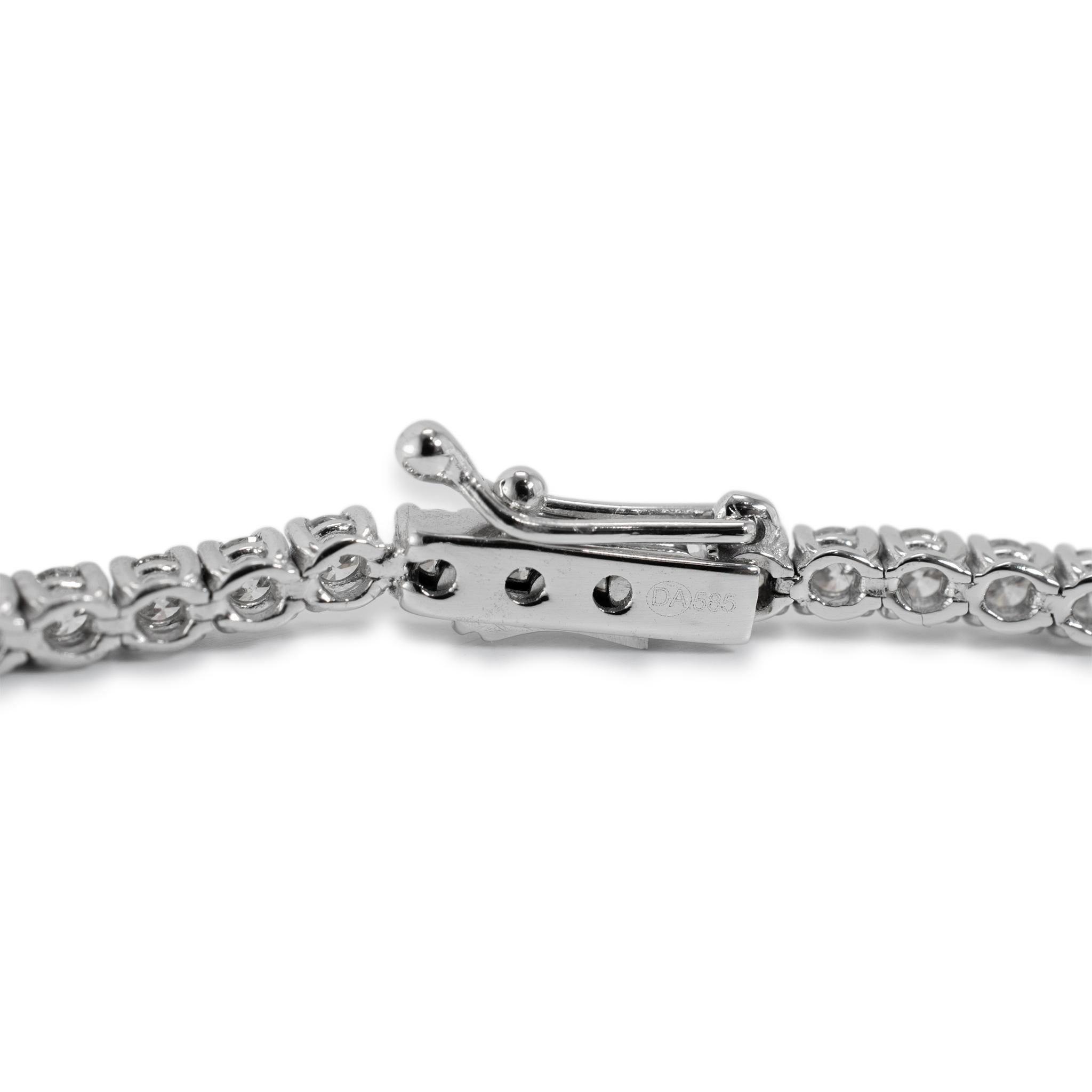 Bracelet tennis en or blanc 14K à 4 branches et 4.38ct de diamants en vente 2