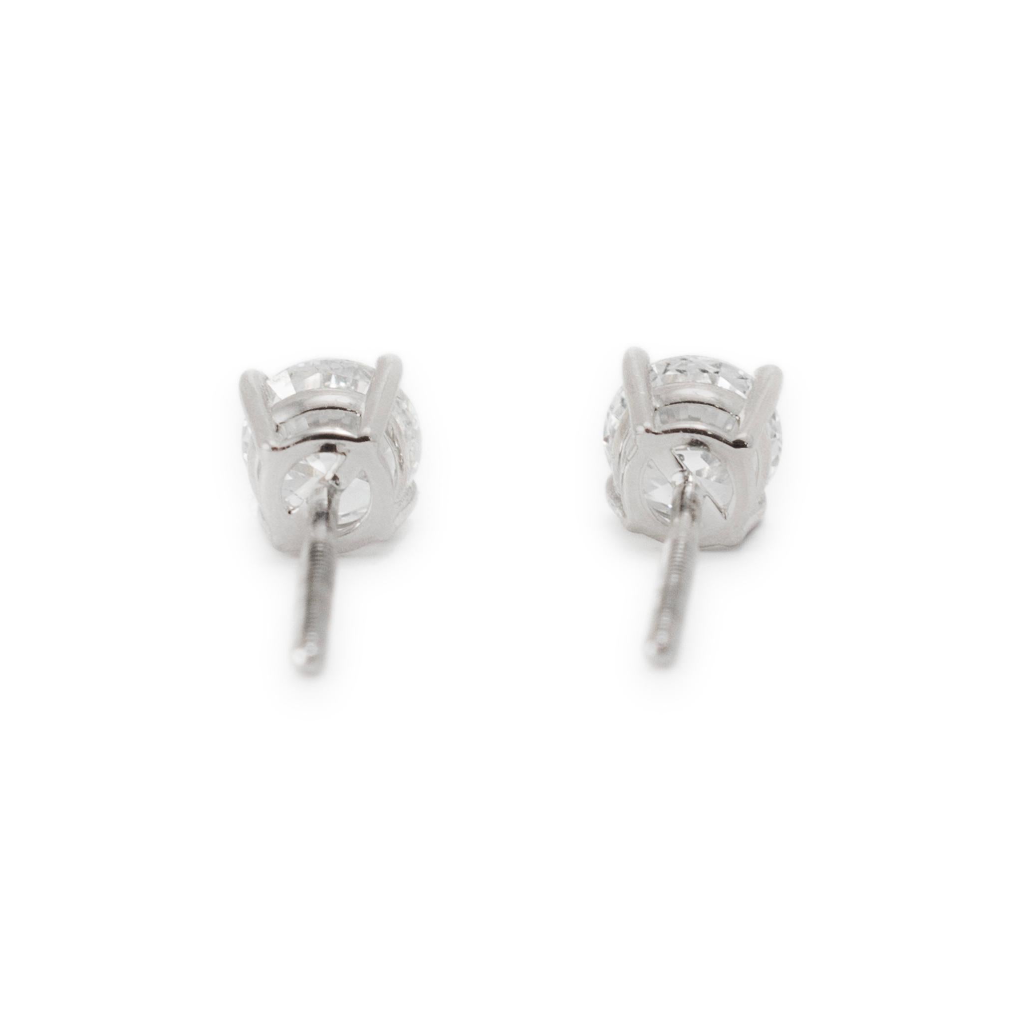 14K White Gold 4-Prong Screw Back 1.00ct Diamond Stud Earrings In Excellent Condition For Sale In Houston, TX