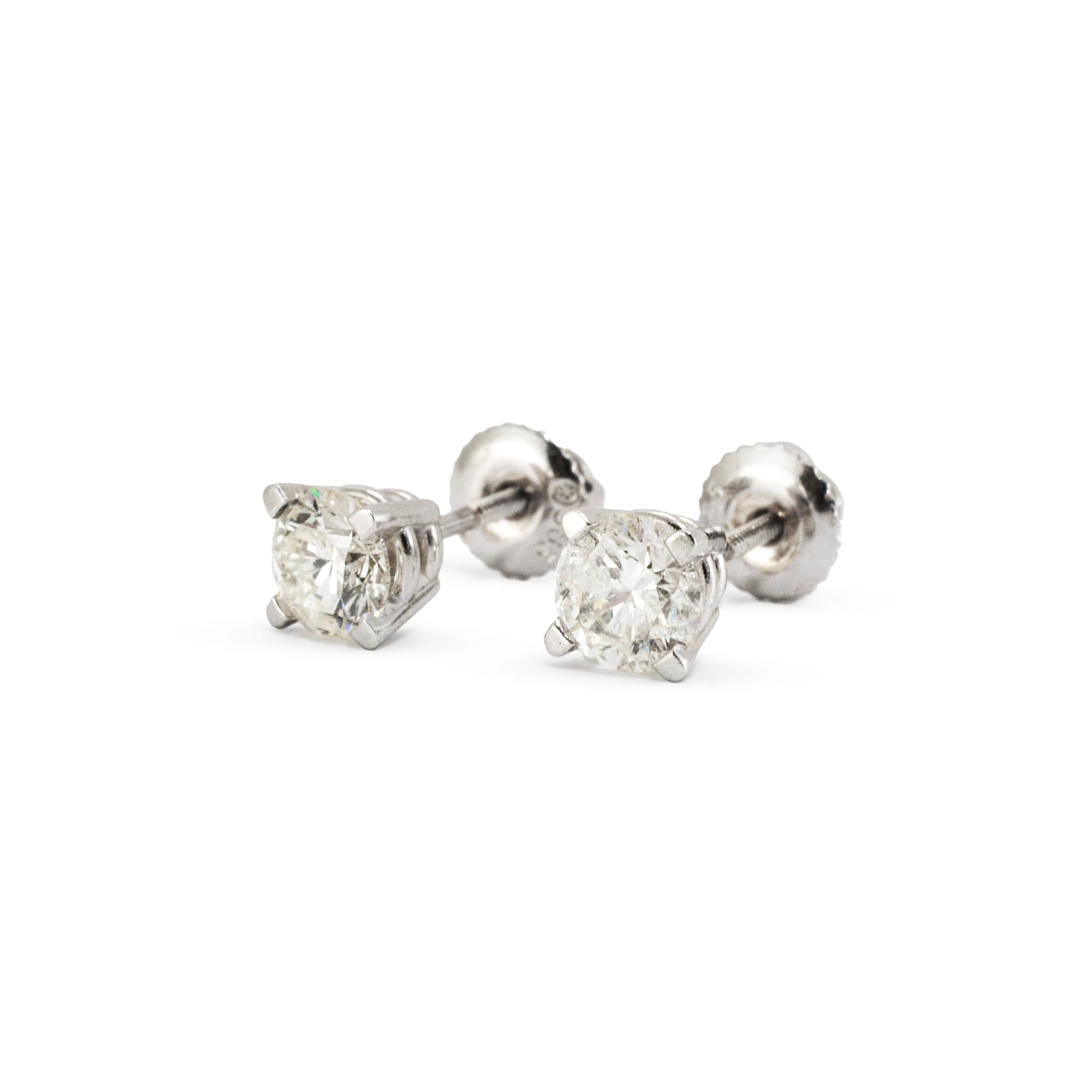 Taille ronde Boucles d'oreilles en or blanc 14K à 4 griffes vissées 1.08 CT diamant rond en vente