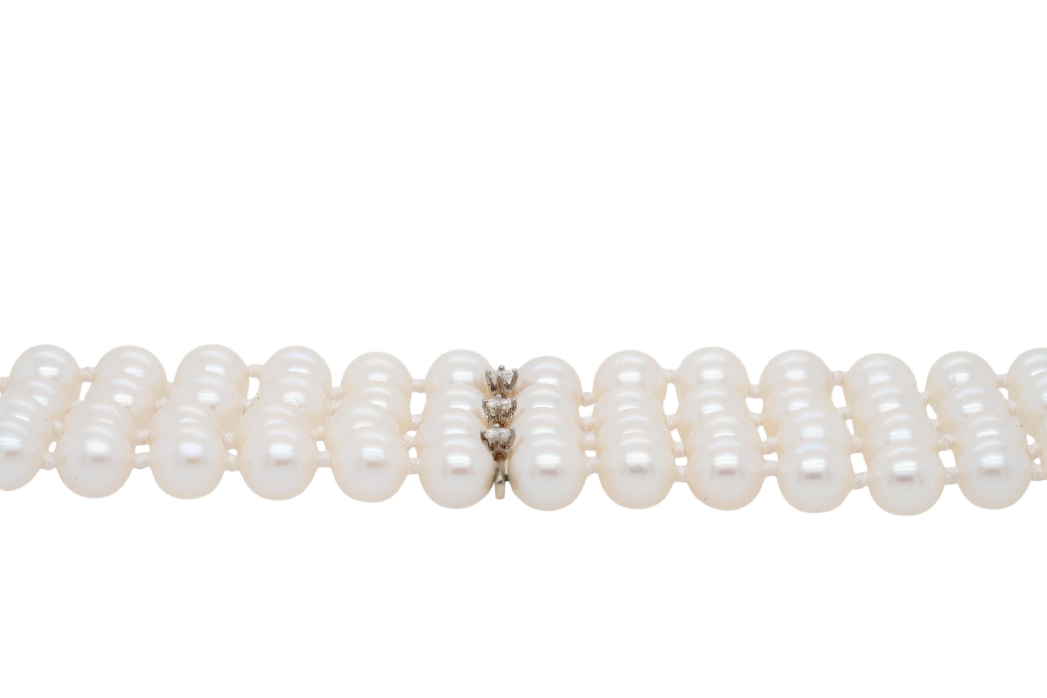 Taille ronde Bracelet en or blanc 14 carats à 4 rangs de perles et diamants naturels en vente