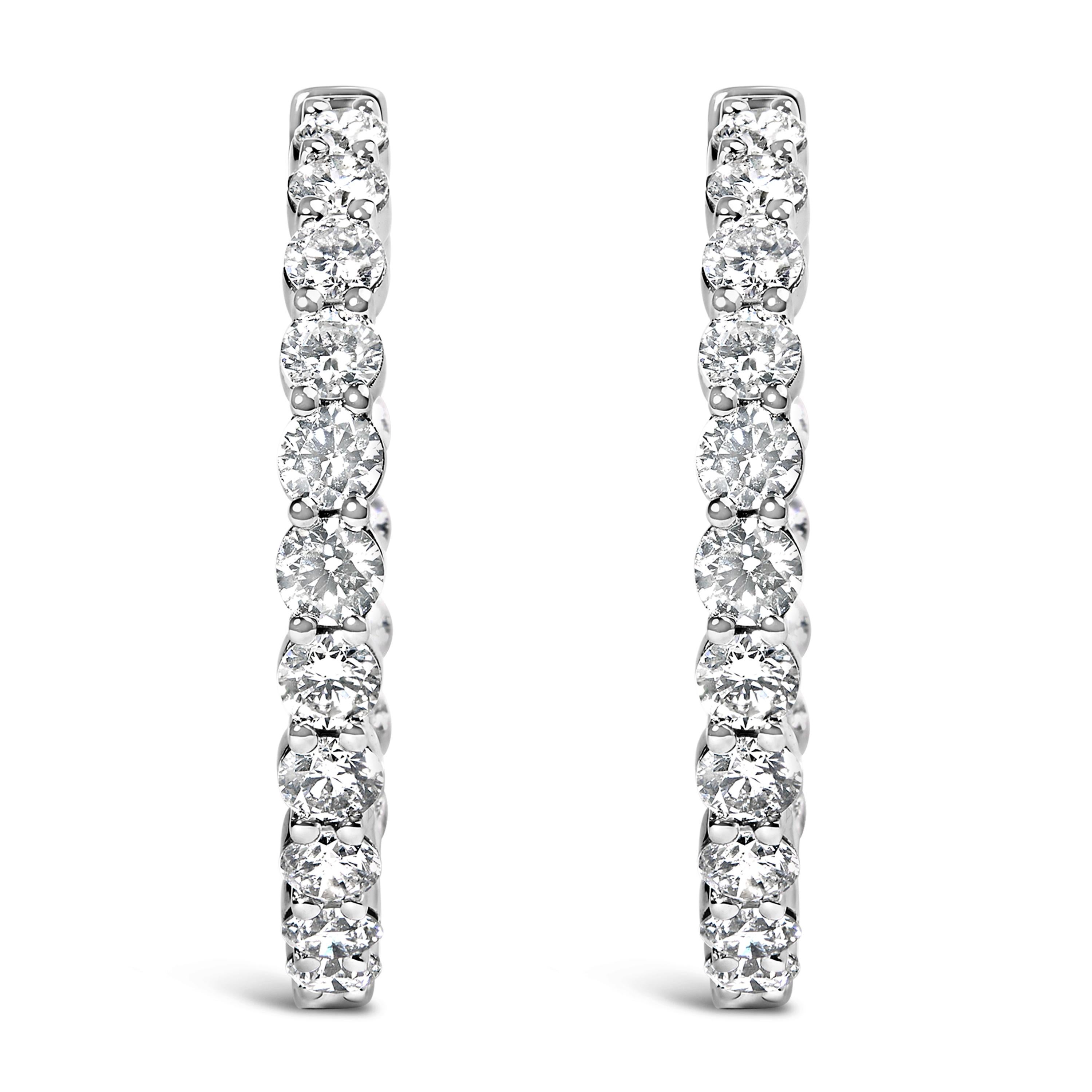 14K Weißgold 4,00 Cttw Shared Prong Set Diamant Inside Out Creolen (Moderne)