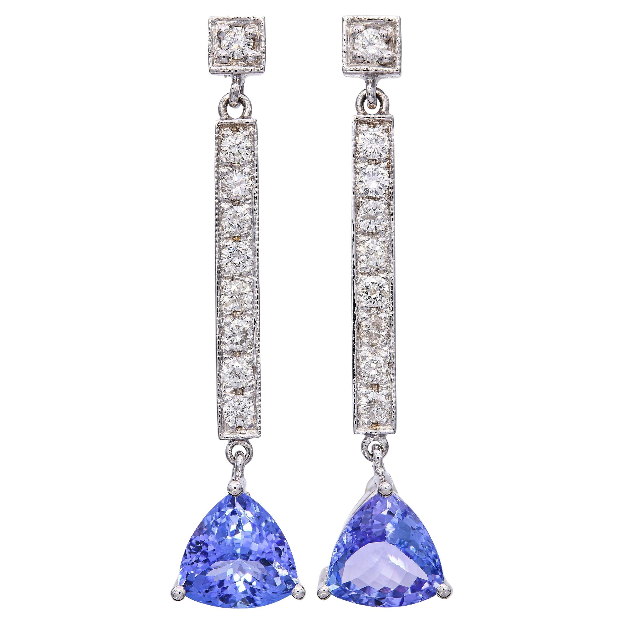 Orecchini pendenti con tanzanite e diamanti in oro bianco 14k da 4,00tcw in vendita