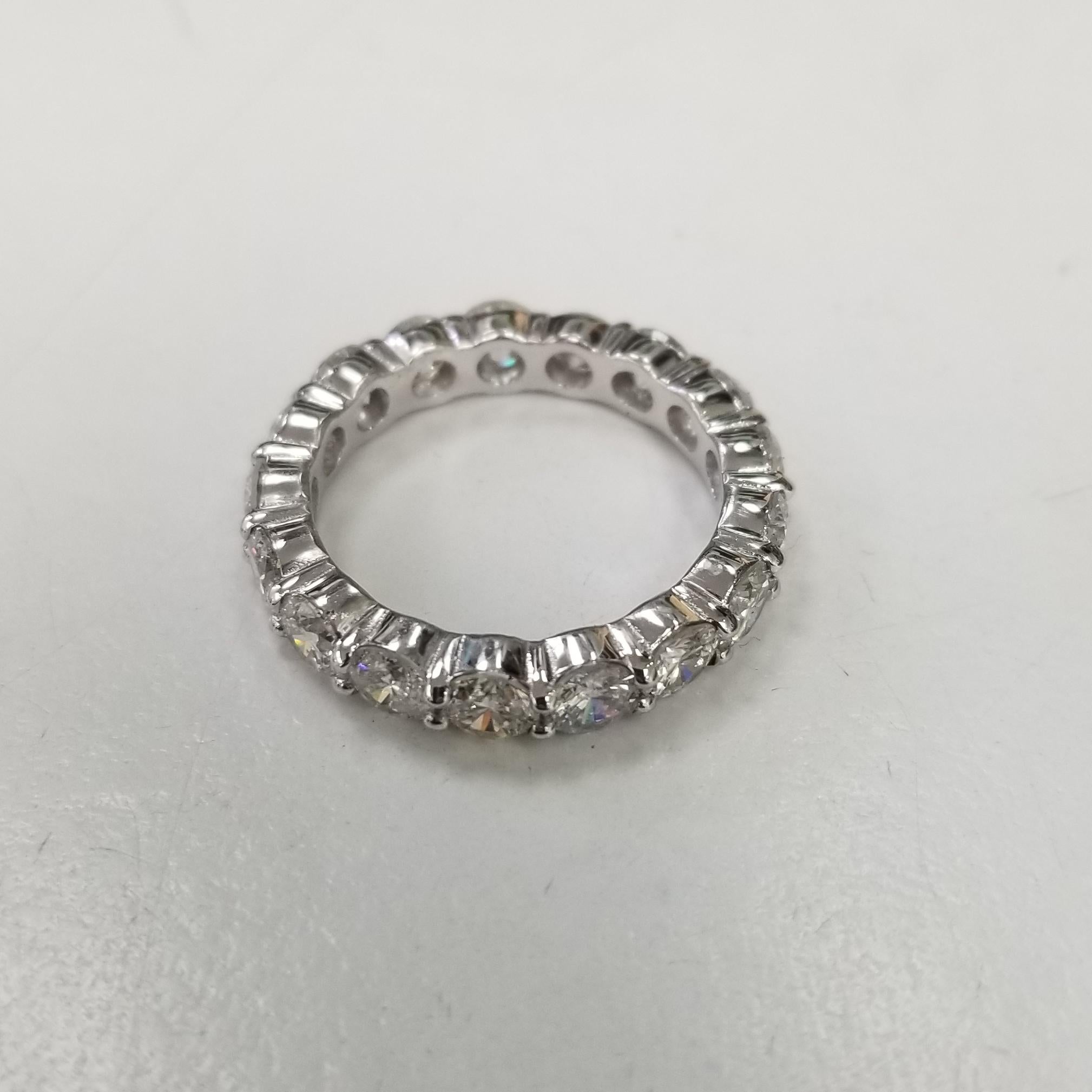 14k white gold 4.08 Carats Diamond Eternity Ring Set with Shared Prongs
*Motivated to Sell – Please make a Fair Offer*
Specifications:
    main stone: BRILLIANT CUT DIAMOND
    diamonds: 17 PIECES
    carat total weight: 4.08
    color:  G
   