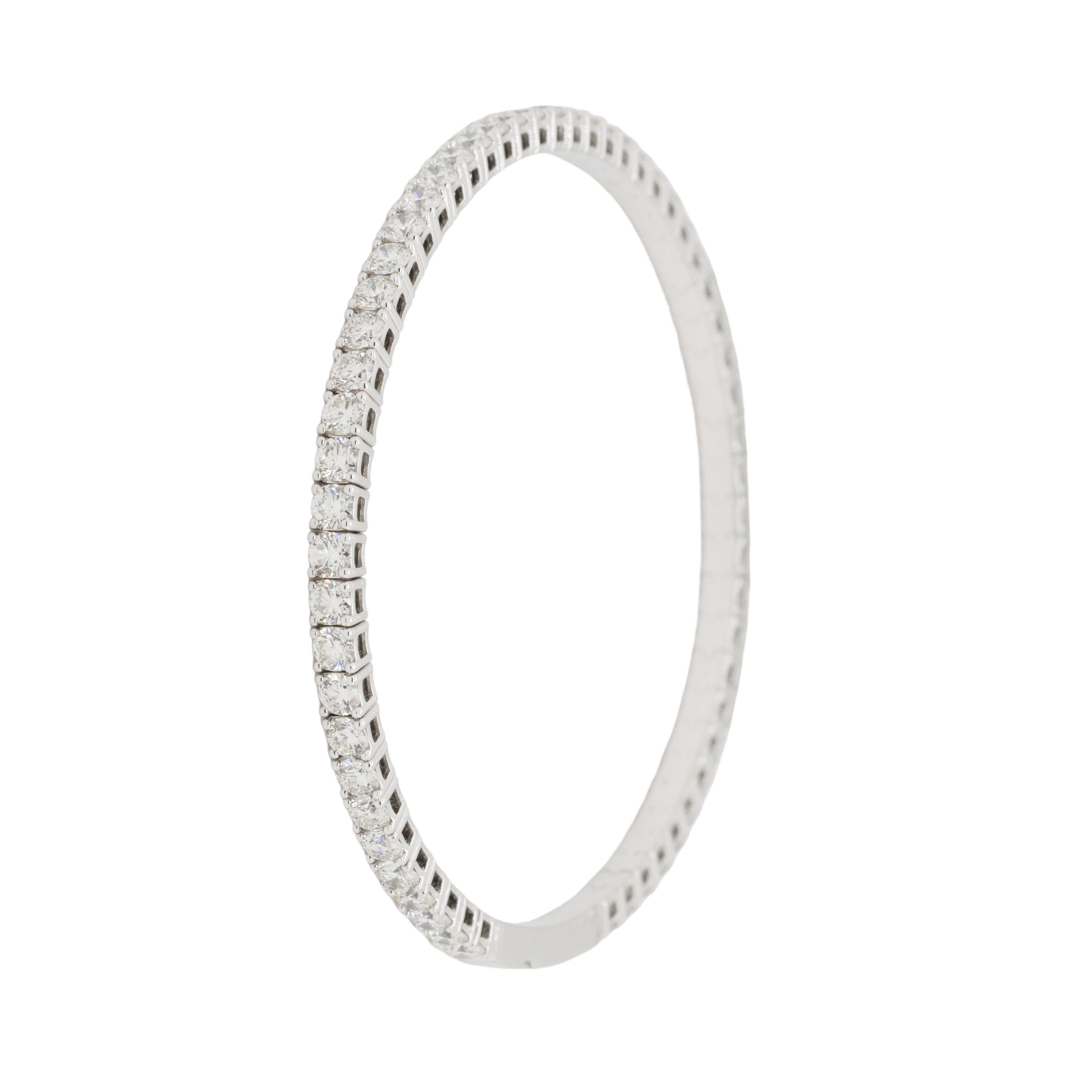 Bracelet jonc tennis extensible en or blanc 14 carats avec diamants naturels de 4,75 carats en vente 6