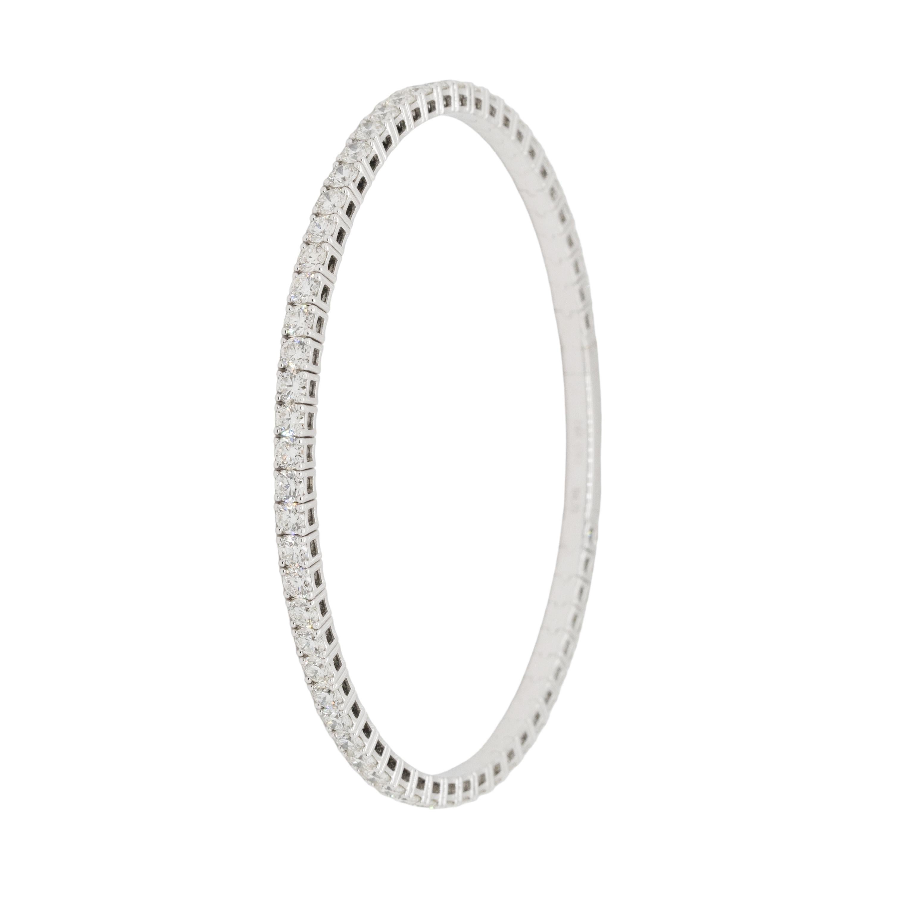 Bracelet jonc tennis extensible en or blanc 14 carats avec diamants naturels de 4,75 carats en vente 2