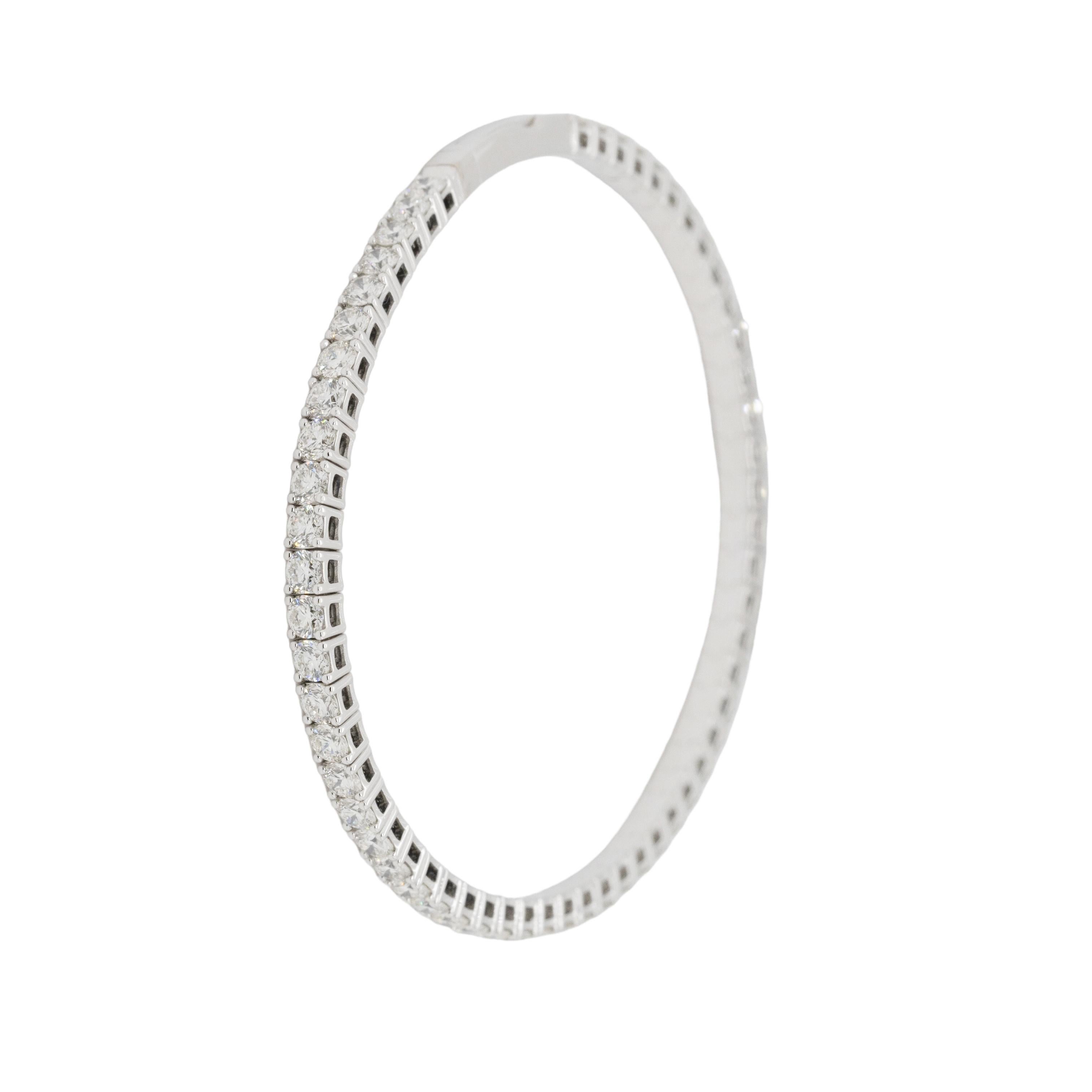 Bracelet jonc tennis extensible en or blanc 14 carats avec diamants naturels de 4,75 carats en vente 4