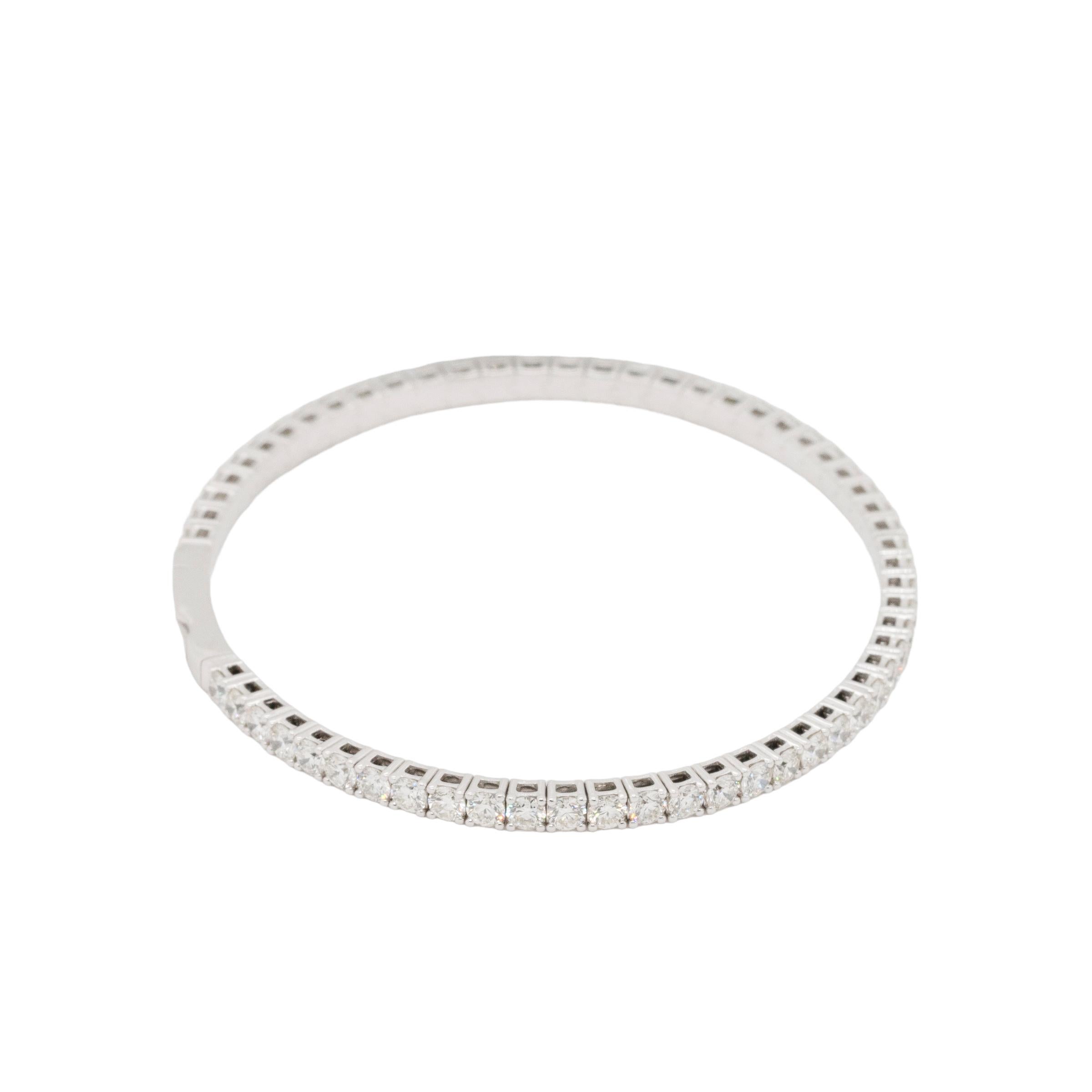 Bracelet jonc extensible en or blanc 14 carats avec diamants naturels de 4,76 carats Neuf - En vente à Boca Raton, FL