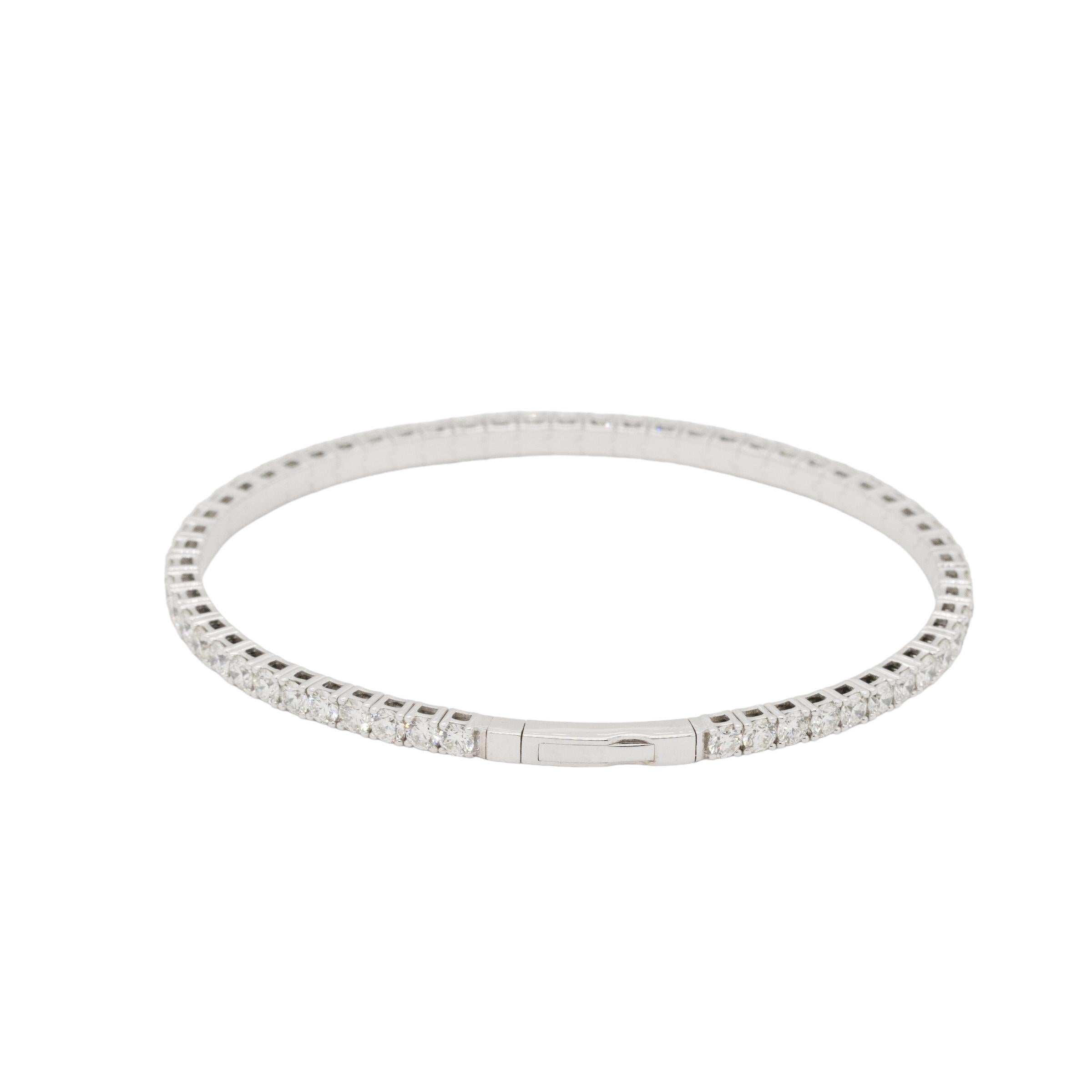 14k Weißgold 4,76 Karatw natürlicher Diamant Stretch-Armreif im Angebot 1