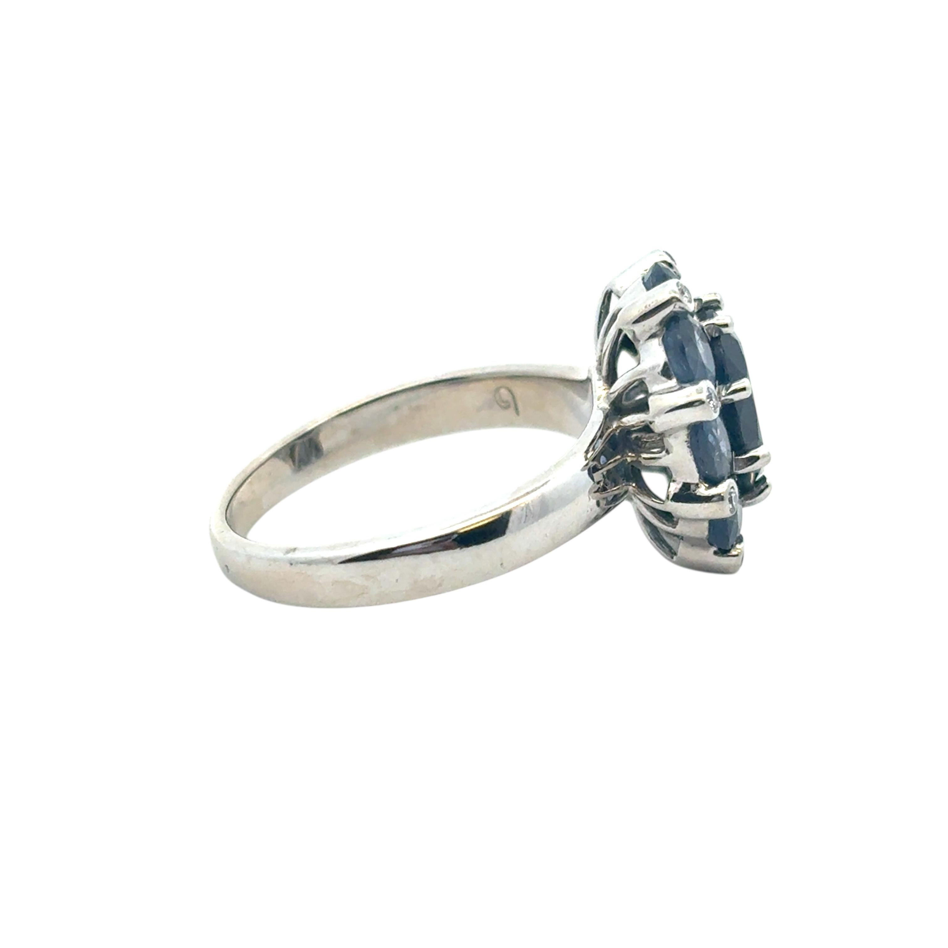 14k White Gold 4.8ctw Blue Sapphire Ring in vendita 8