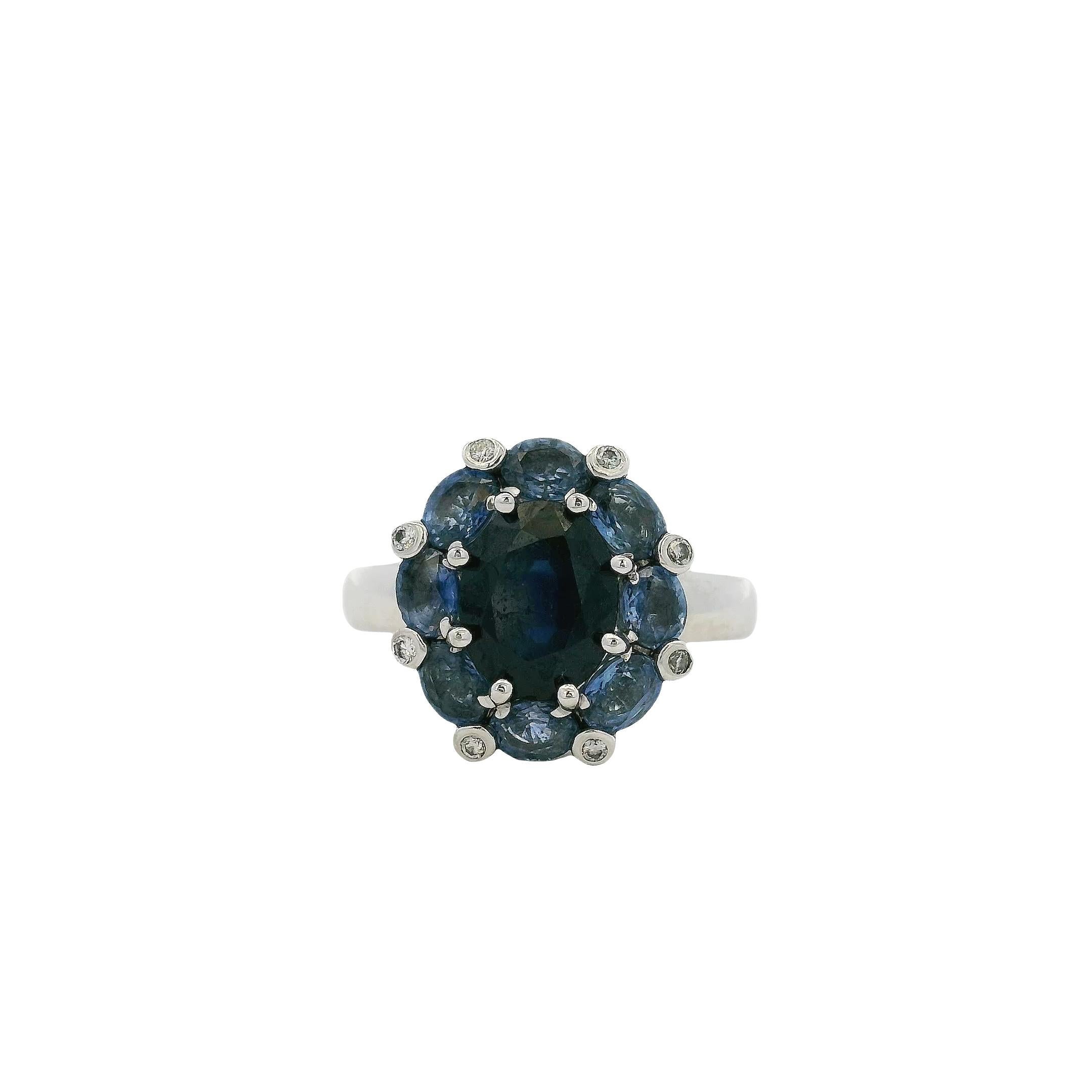 Anello in oro bianco 14k con zaffiro blu da 4,8 carati

Questo splendido anello con zaffiro blu da 4,8 carati è in ottime condizioni ed è pronto per essere spedito!

Stile: Anello di fidanzamento
Materiale: oro bianco 14k
Dettagli della gemma