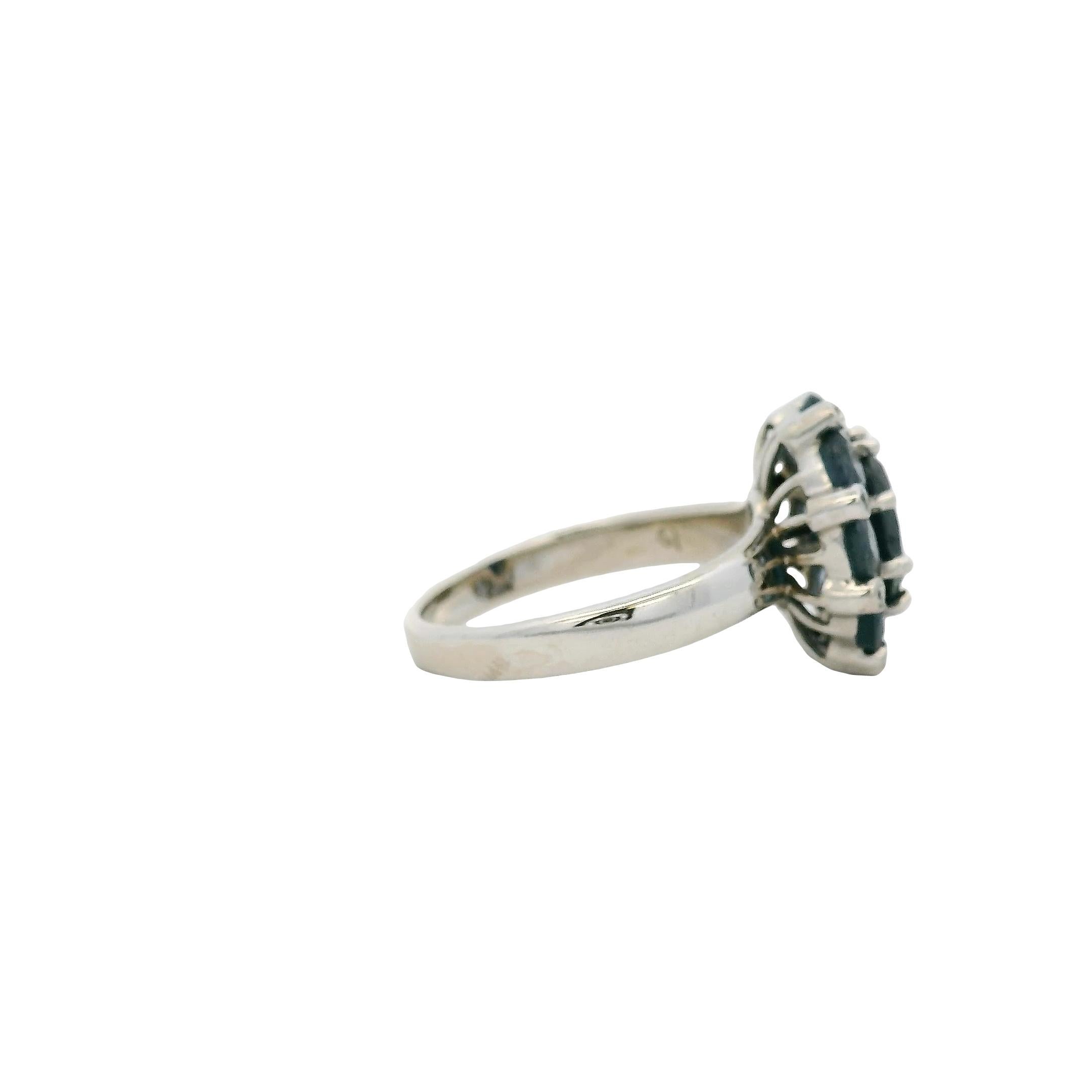 Anello in oro bianco 14k con zaffiro blu da 4,8 carati in vendita 2