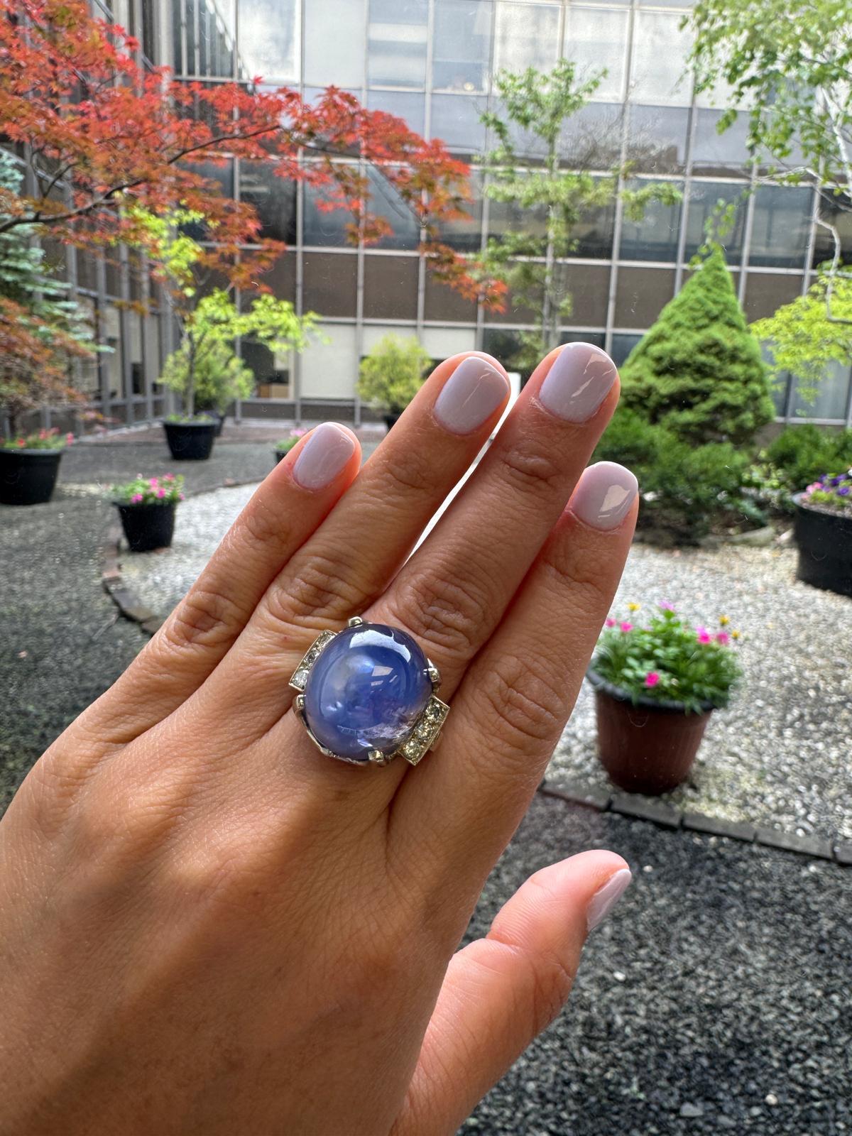 Ring aus 14 Karat Weißgold mit Sternsaphir und Diamant im Angebot 5