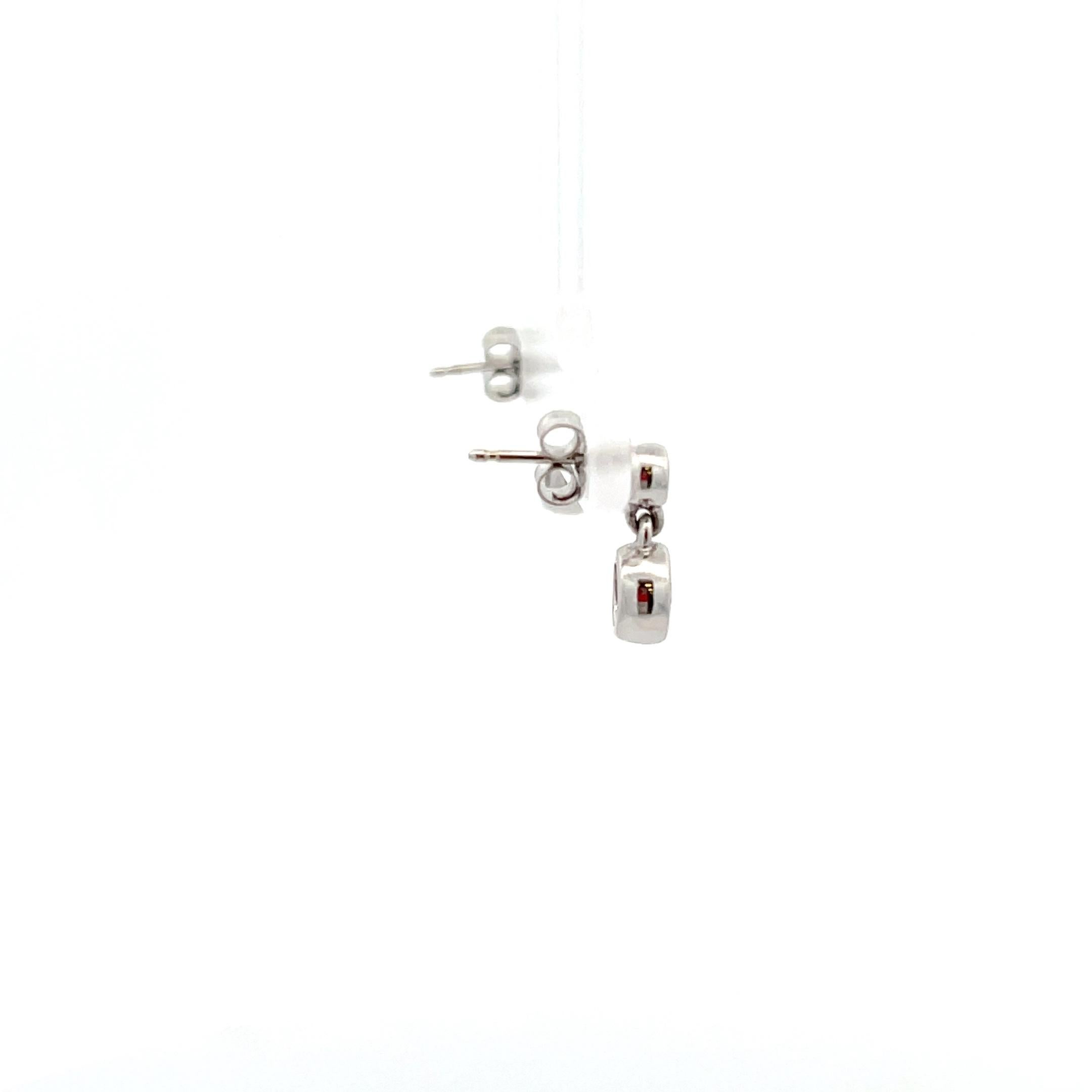 14 Karat Weißgold 5/8 Karat Diamant-Tropfen-Ohrringe mit Lünette (Rundschliff) im Angebot