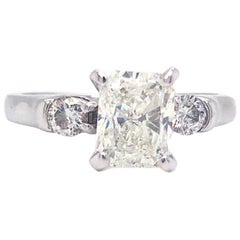 14 Karat White Gold 5 Round Diamonds Radiant Cut 1.52 Carat Ring Wedding Band