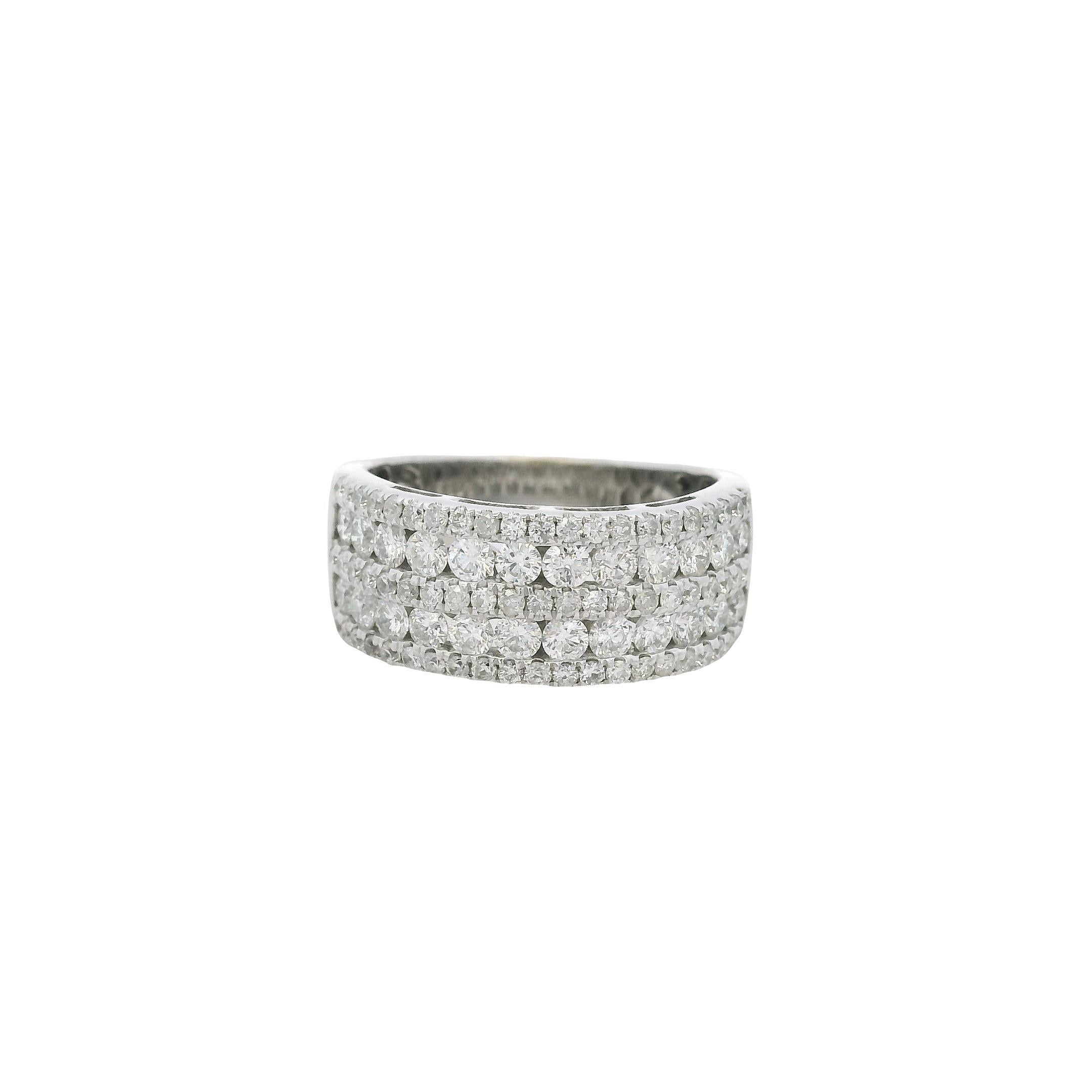 Jonc en or blanc 14k 5 Row 1.25ctw Diamond Wedding Band

Cette exquise alliance en diamant de 1,25ctw est en excellent état et prête à être expédiée !

Style : Alliance à 5 rangs
MATERIAL : Or blanc 14k
Détails du diamant : Cette bague comporte