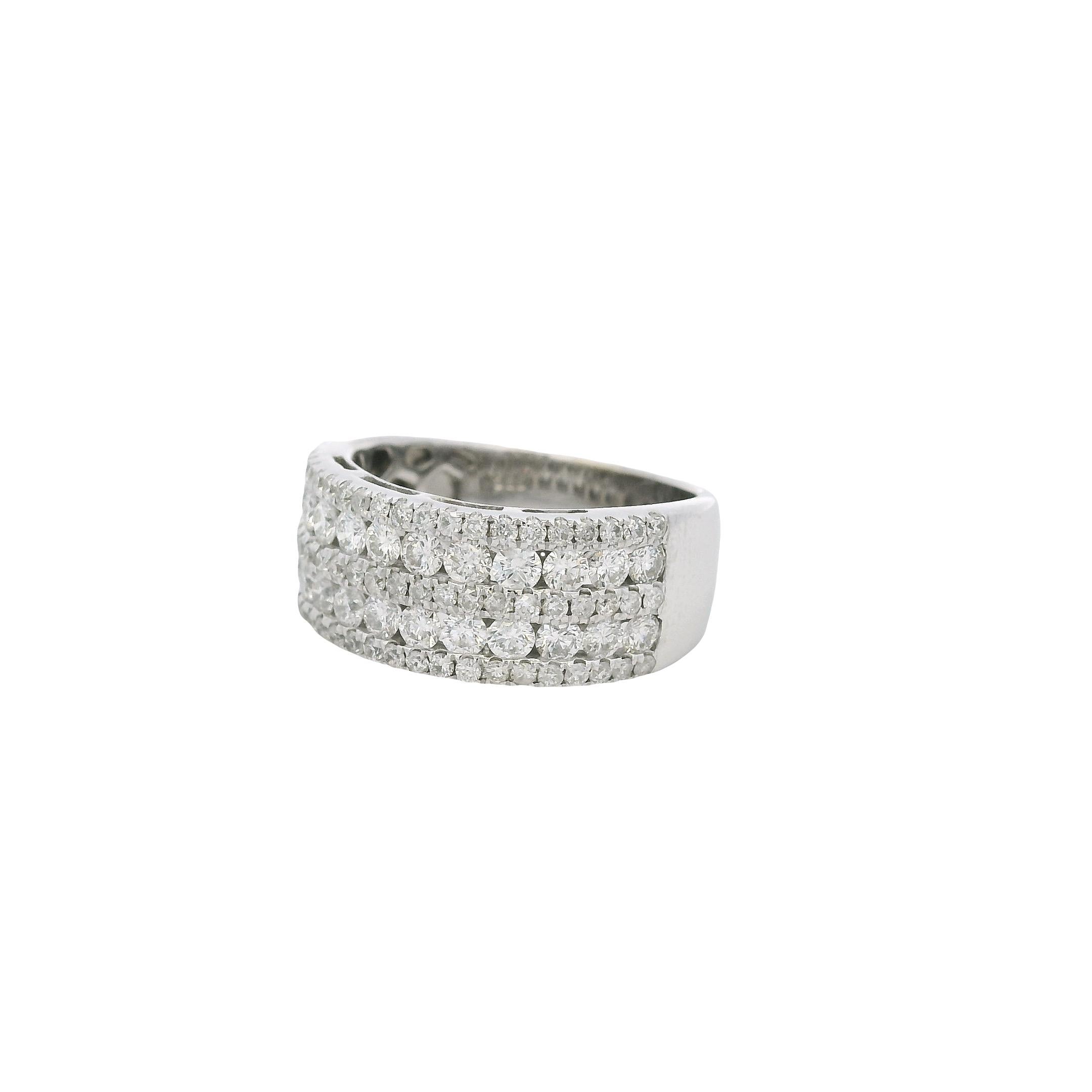 Moderne Jonc en or blanc 14k 5 Row 1.25ctw Diamond Wedding Band en vente