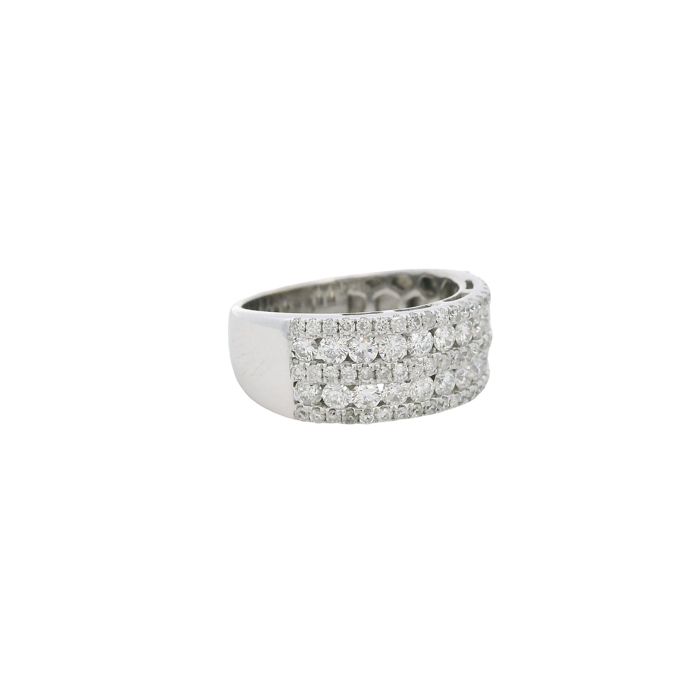 Jonc en or blanc 14k 5 Row 1.25ctw Diamond Wedding Band en vente 1