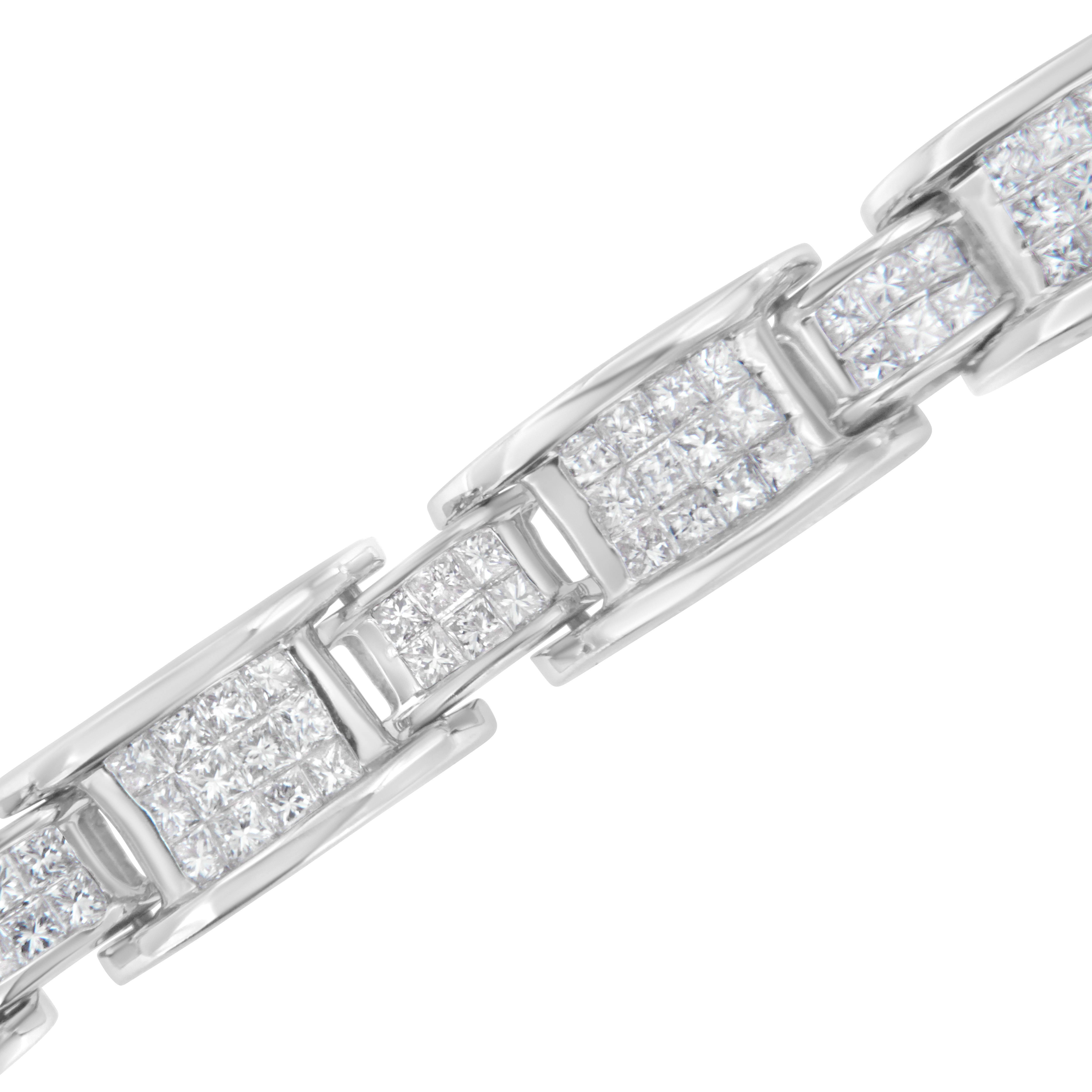 14K White Gold 5.0 Carat Diamond Alternating Size D Shaped Link Tennis Bracelet In New Condition For Sale In New York, NY