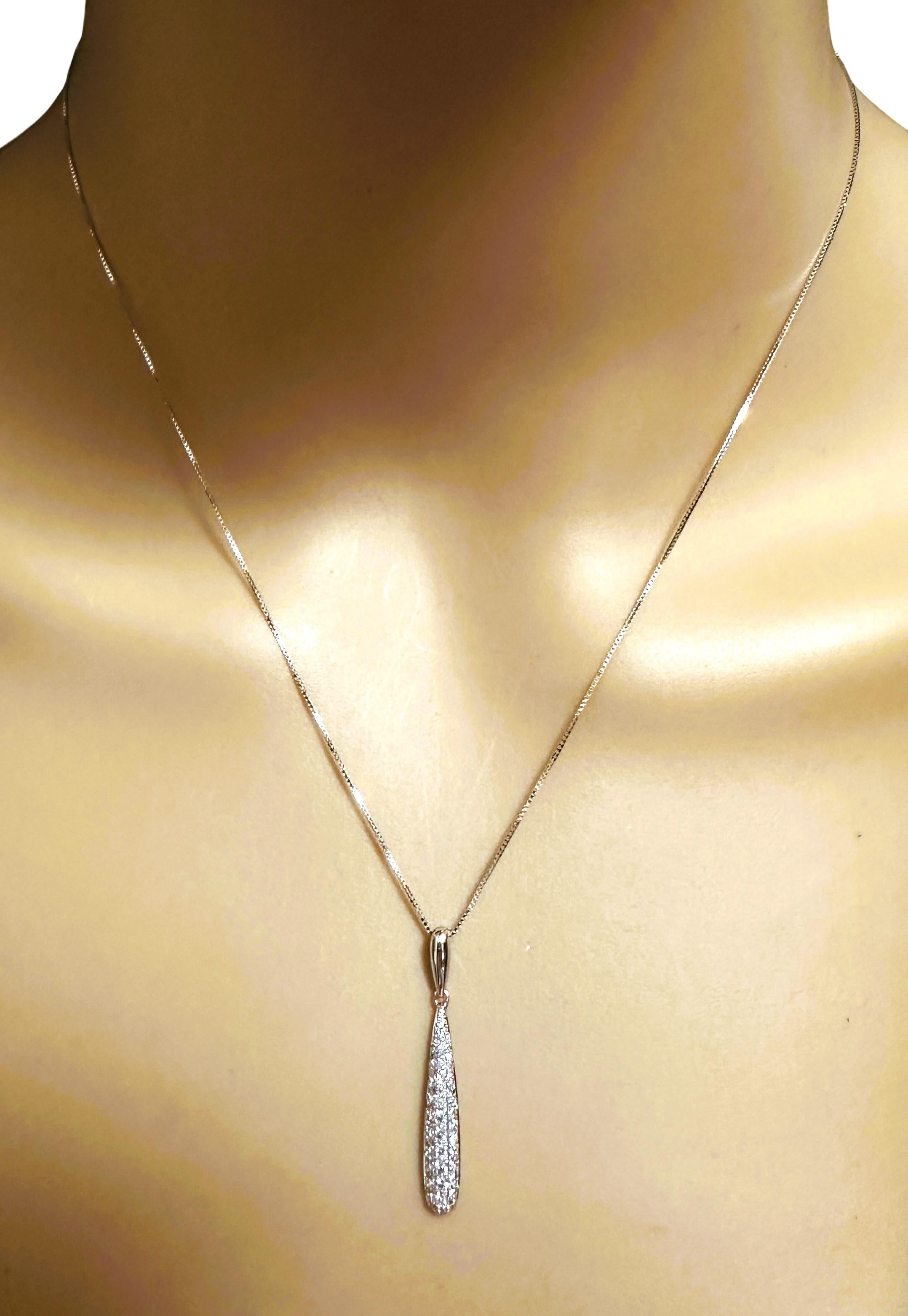 14 Karat White Gold .50 Carat Natural Diamond Drop Pendant Necklace 17
