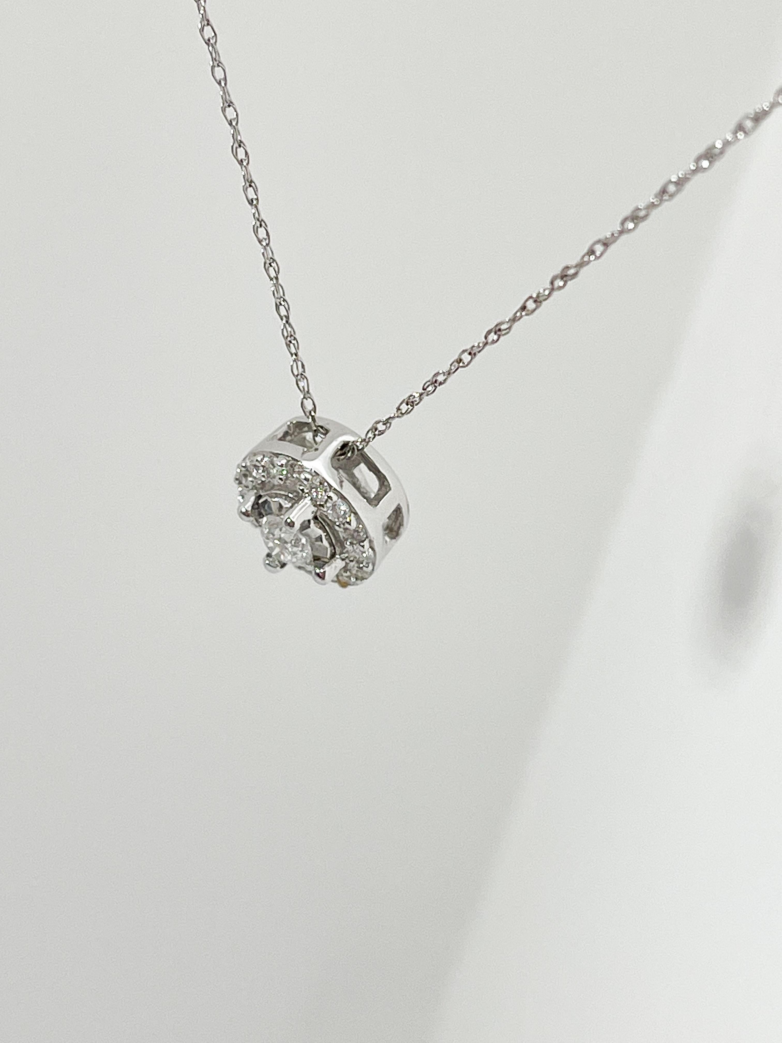 14K White Gold .50 CTW Diamond Halo Pendant Necklace In Excellent Condition For Sale In Stuart, FL