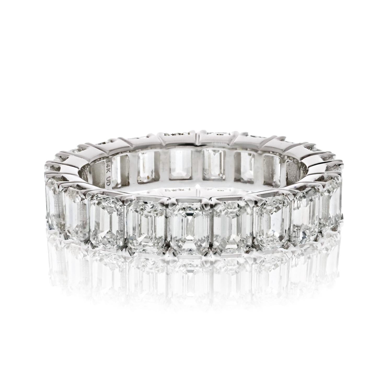 14K White Gold 5.00cttw Emerald Cut Diamond Eternity Eternity Band In Excellent Condition For Sale In New York, NY