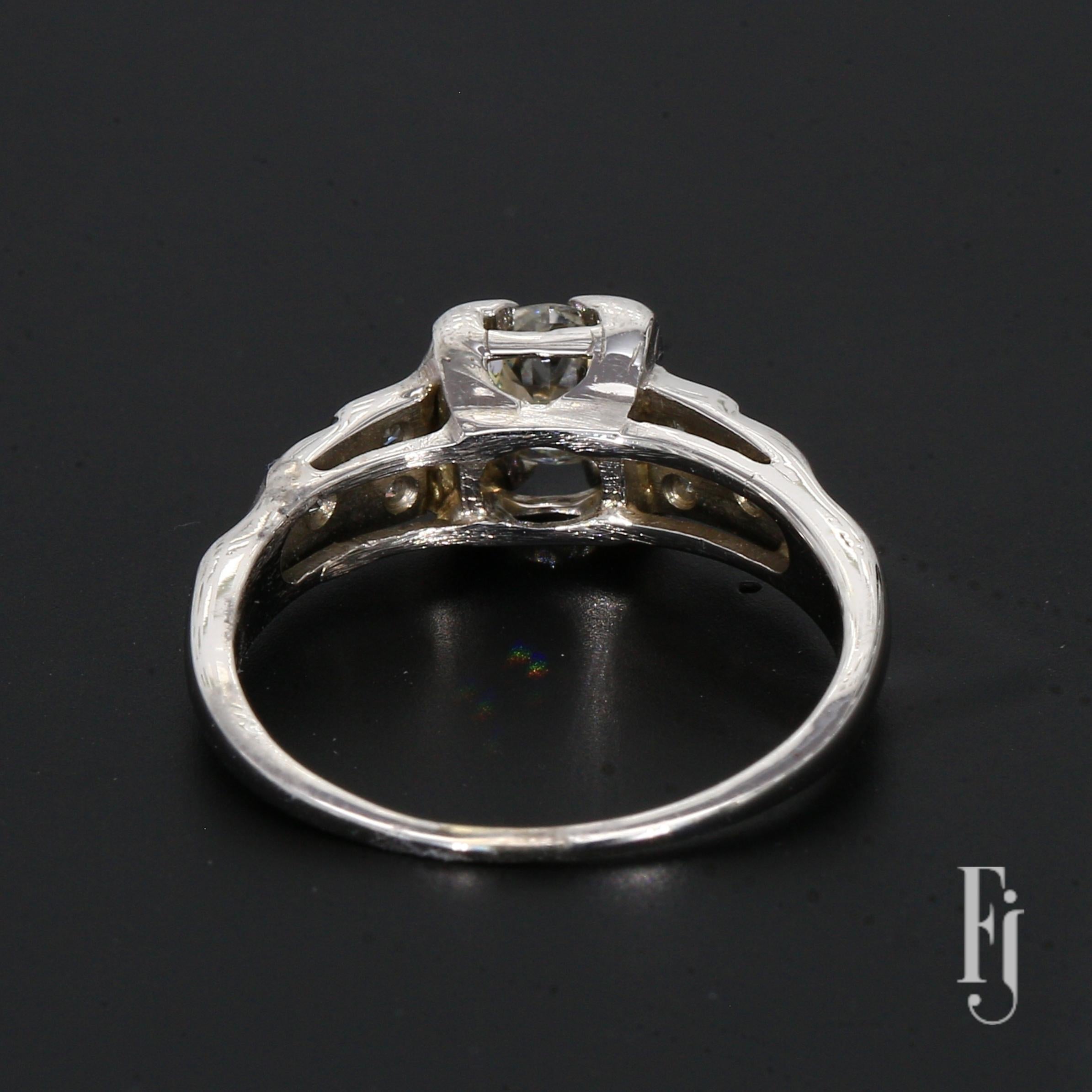 Anillo de compromiso de oro blanco de 14k con diamantes talla mina antigua de 5,0 ct con acentos - Talla 5 en Bastante bueno estado para la venta en Scottsdale, AZ
