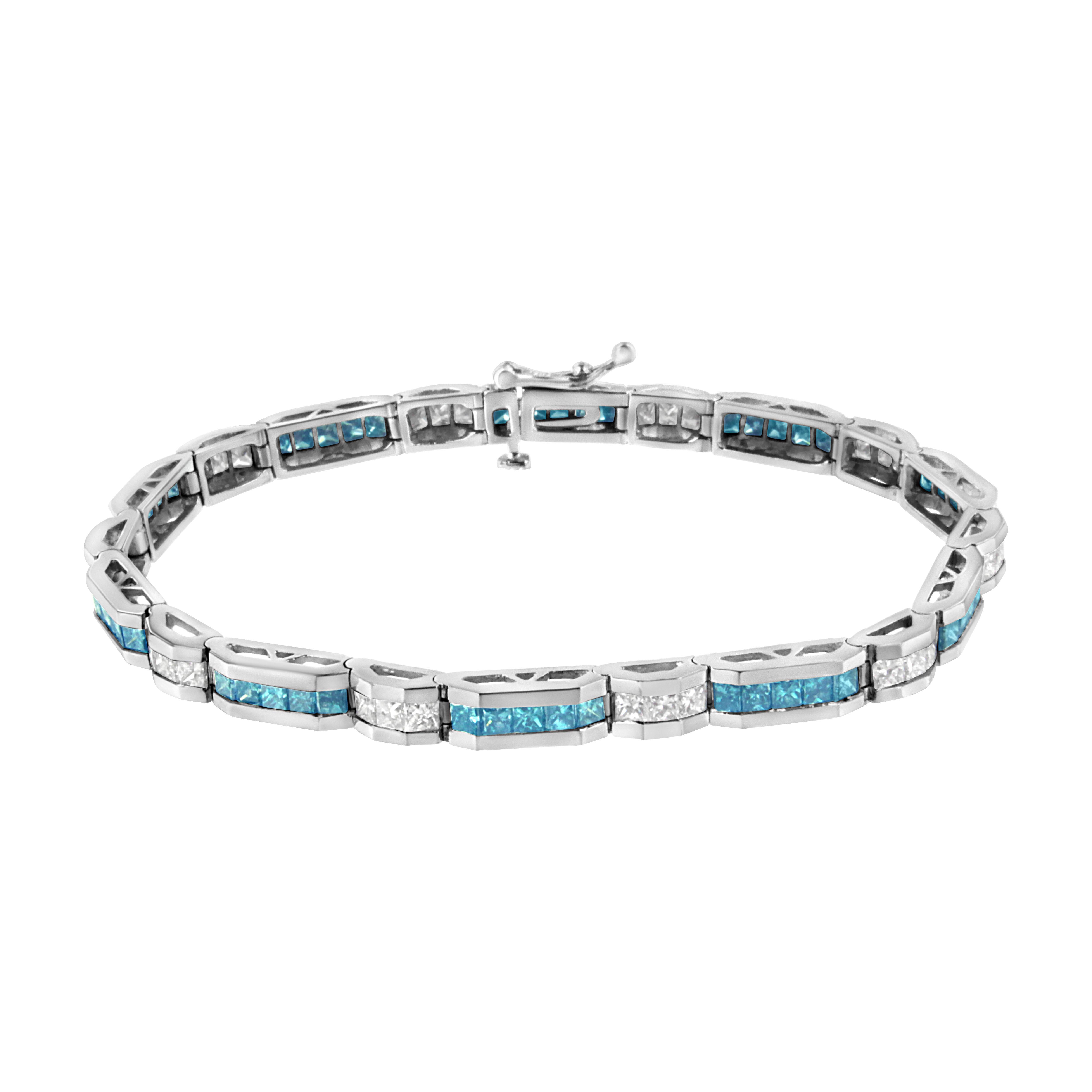 Ti innamorerai di questo bracciale tennis in oro bianco 14k, unico nel suo genere e mozzafiato. Questo splendido pezzo ha un impressionante peso totale di 6 1/3 di carati. Questo pezzo è progettato con maglie rettangolari orizzontali alternate di