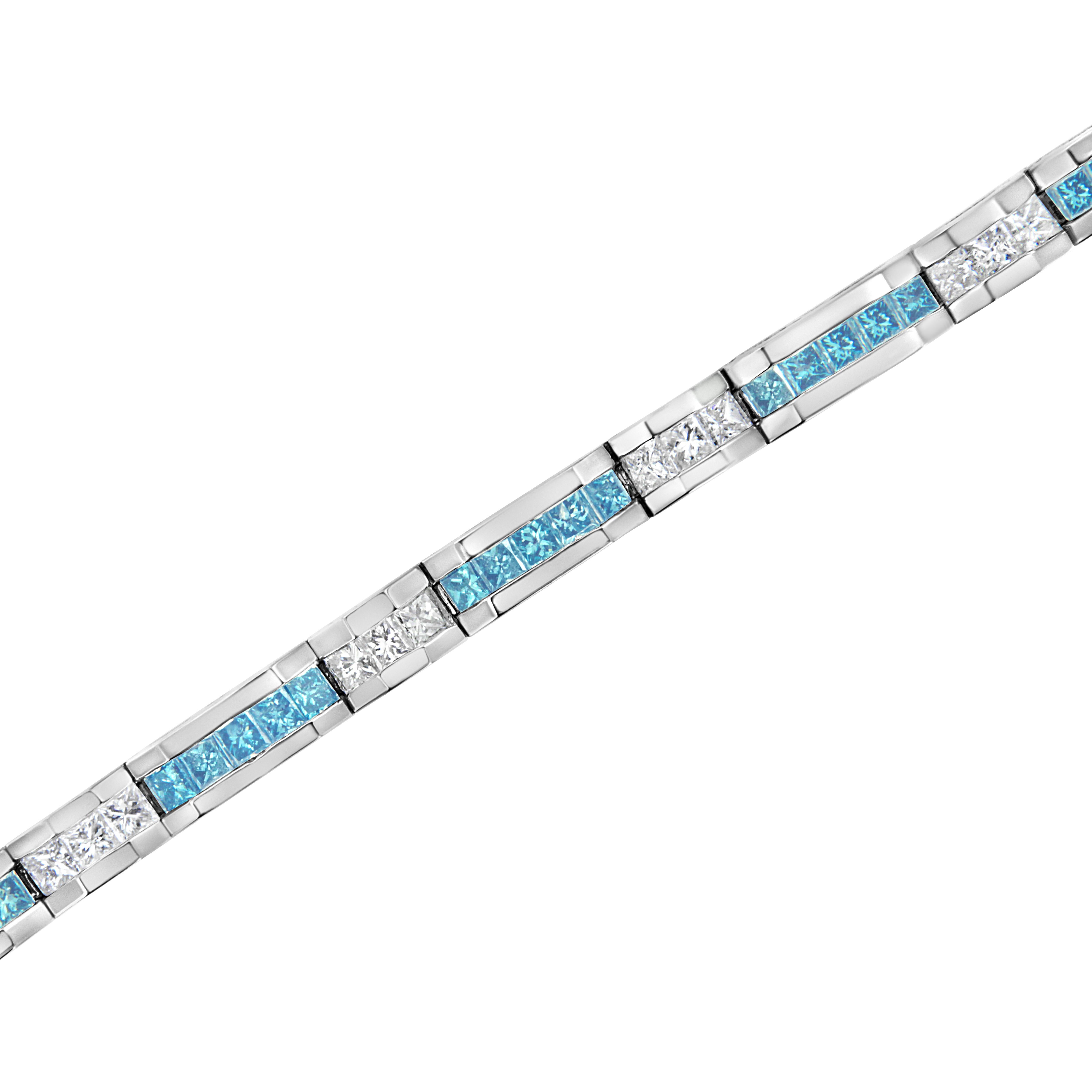 Taglio princess Bracciale tennis in oro bianco 14K con diamanti bianchi e blu trattati da 6 1/3 di carati