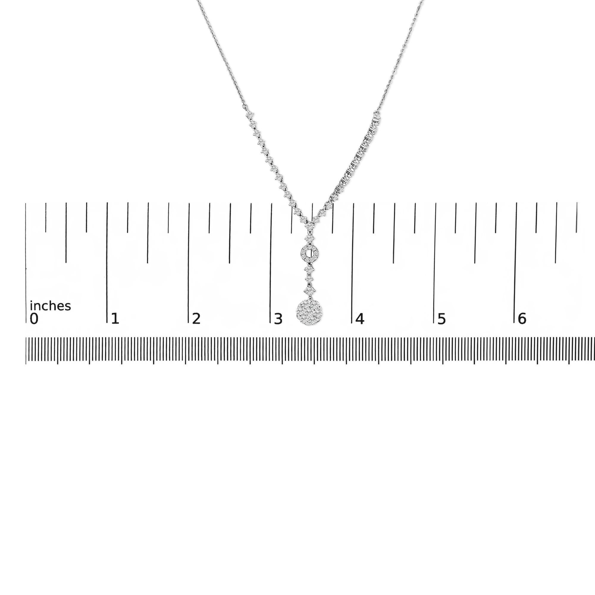 14K White Gold 6/7 Cttw Diamond Drop and V Necklace In New Condition For Sale In New York, NY