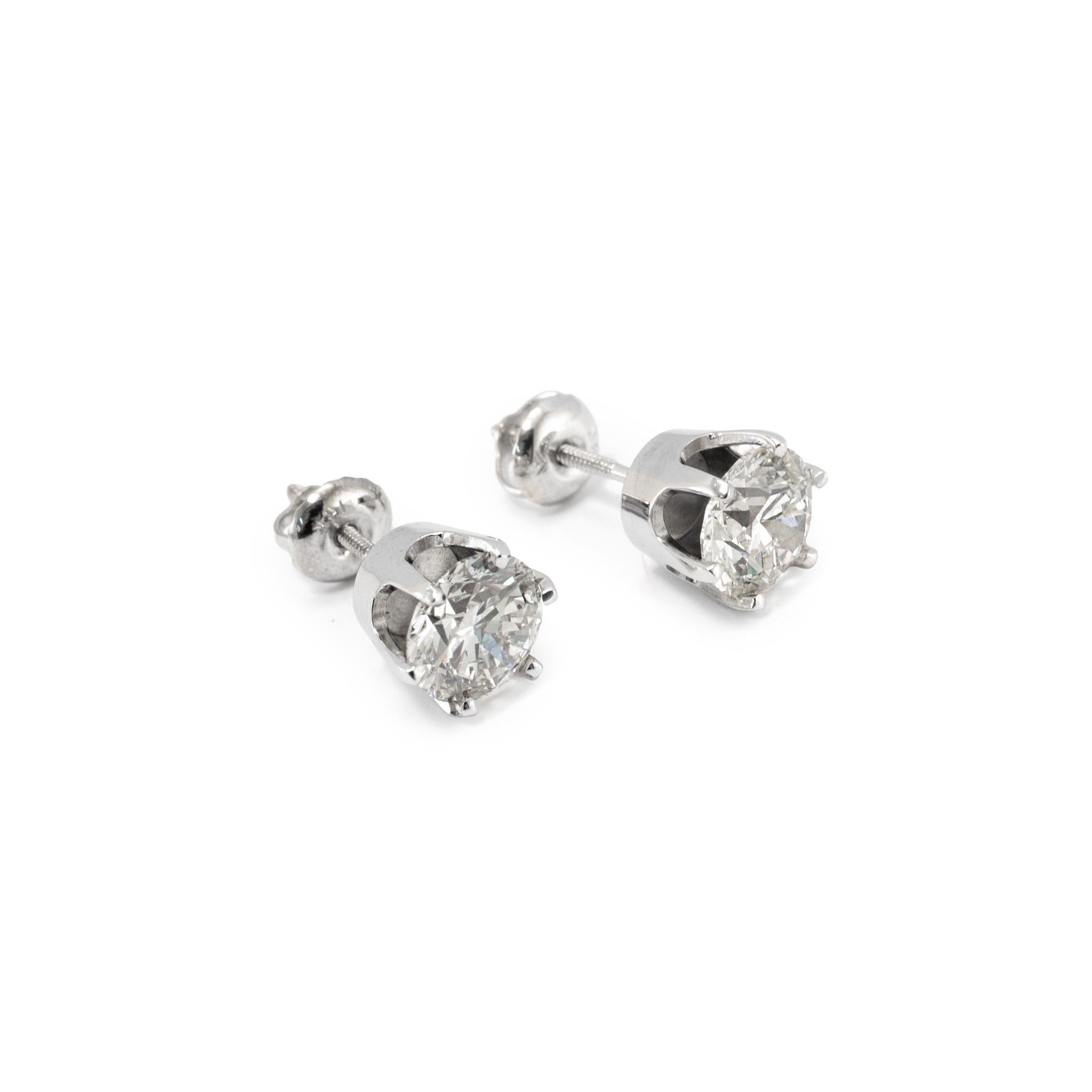 Orecchini con diamanti rotondi da 2,60 carati in oro bianco 14K a 6 punte con chiusura a vite In condizioni ottime in vendita a Houston, TX