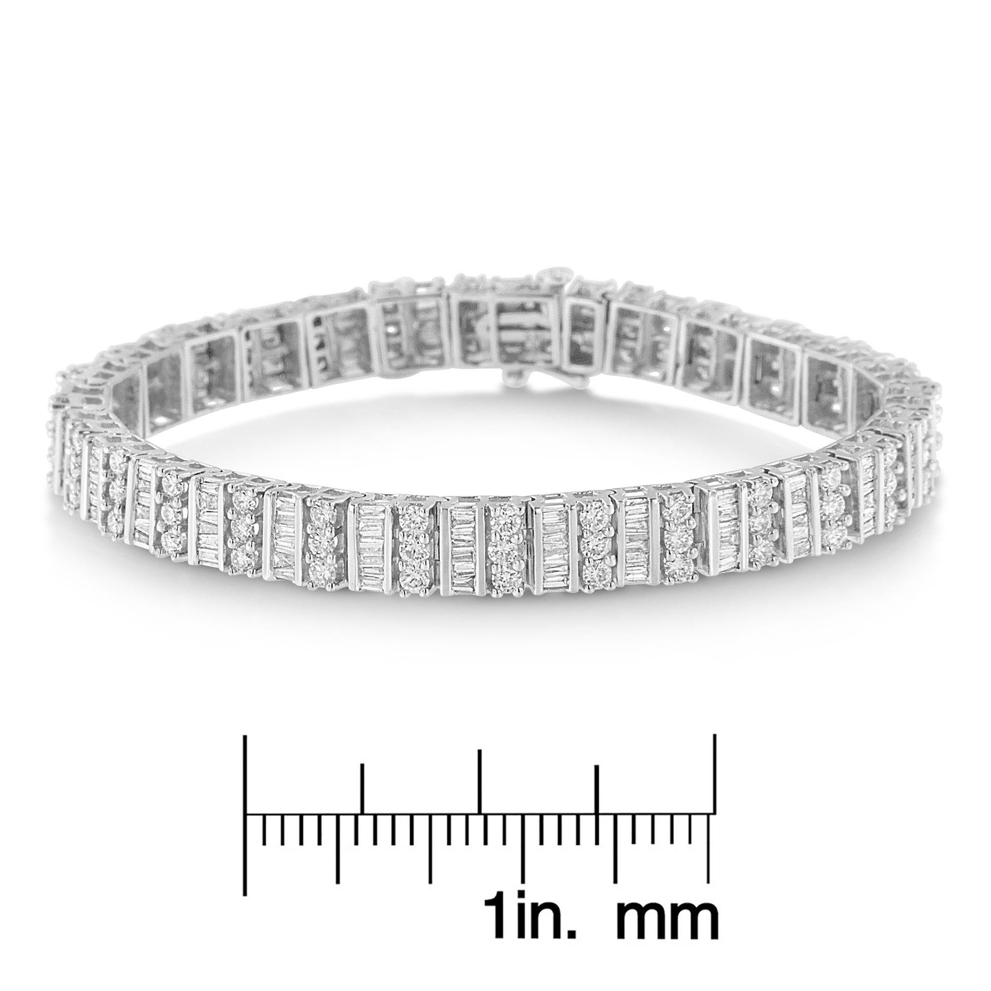 Bracelet tennis en or blanc 14 carats avec diamants ronds et baguettes alternés de 6,00 carats Pour femmes en vente