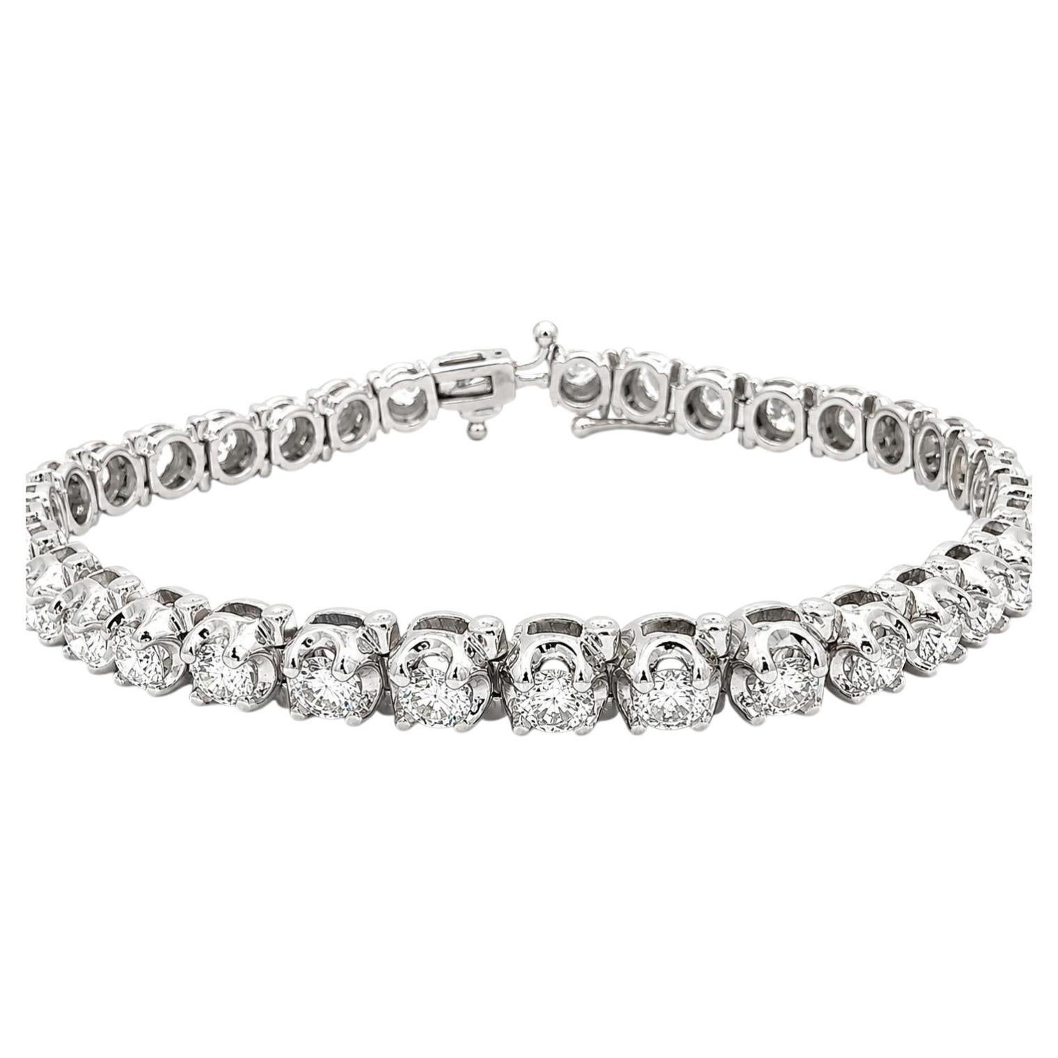 Tennisarmband aus 14-karätigem Weißgold mit runden Diamanten (insgesamt 6,0 Karat) in Krappenfassung im „Illusion“-Stil im Angebot