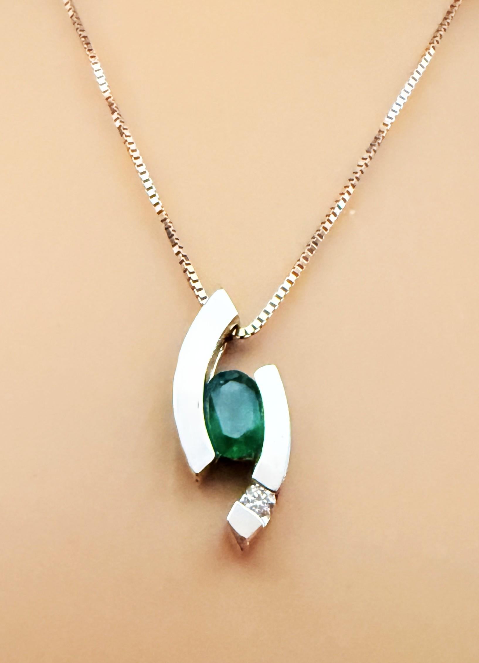 Oval Cut 14k White Gold 6.5 Carat Emerald Brilliant Cut Diamond Slider Pendant Necklace For Sale