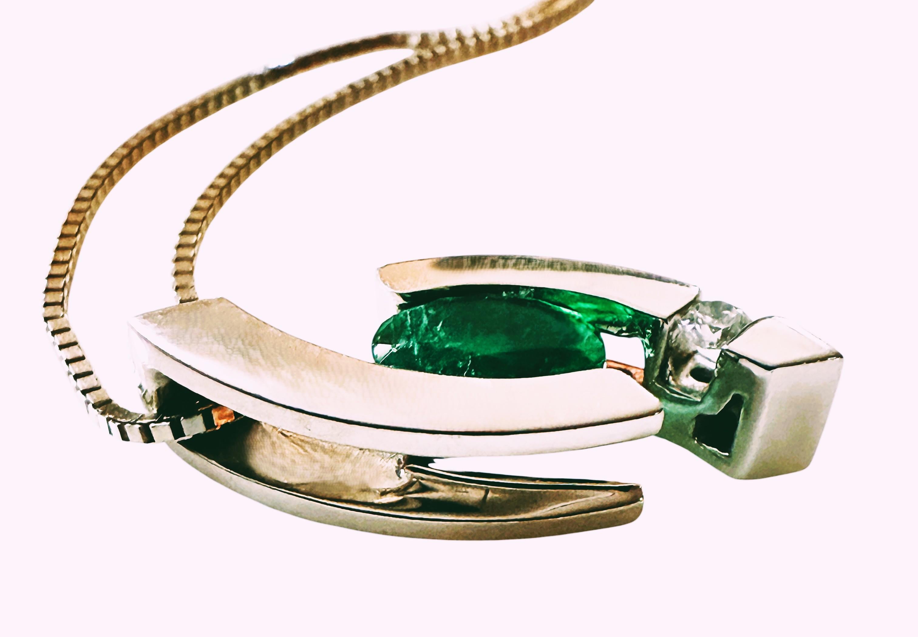 14k White Gold 6.5 Carat Emerald Brilliant Cut Diamond Slider Pendant Necklace For Sale 3