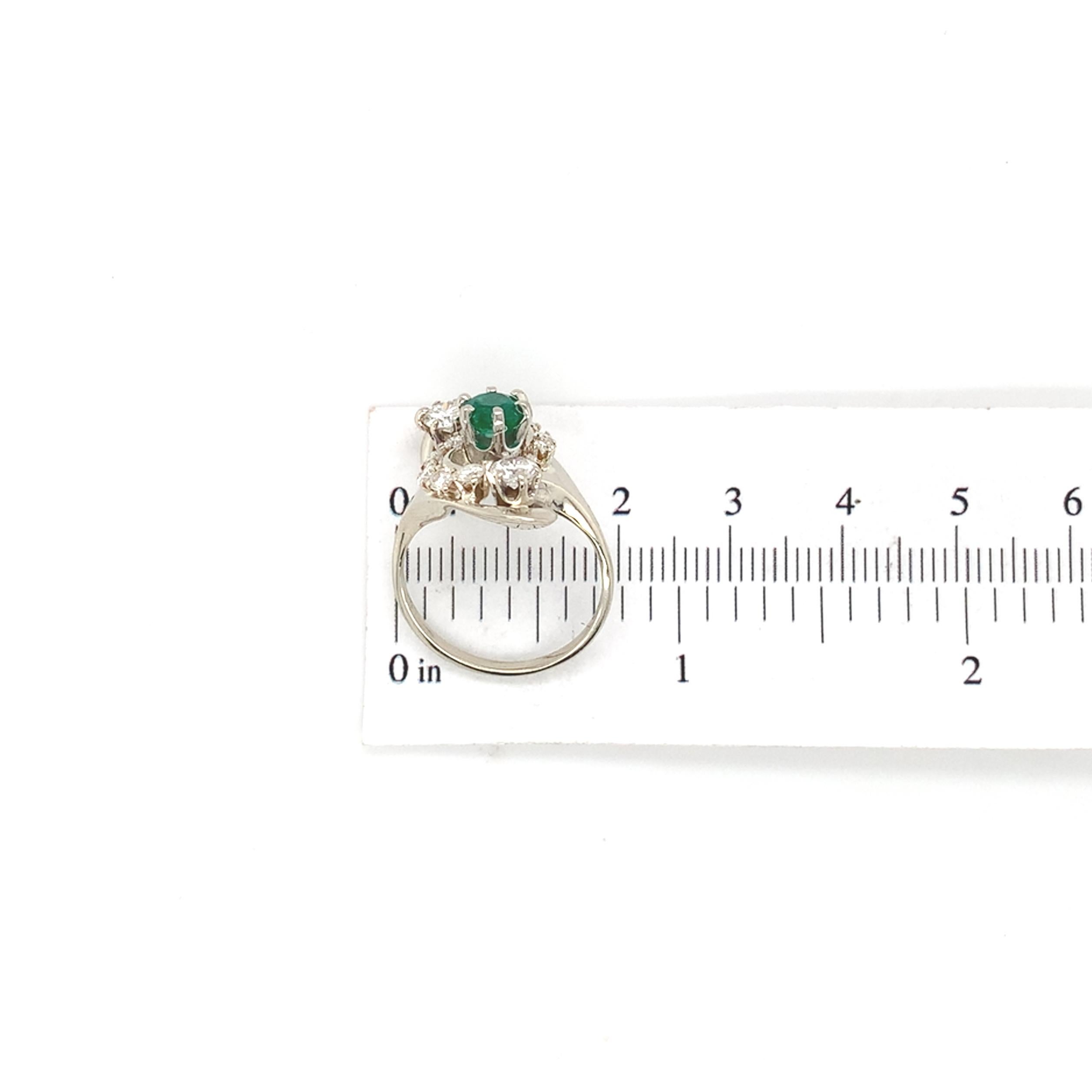 14K White Gold .65ct Emerald & Diamond Cocktail Ring size 6.75 For Sale 4