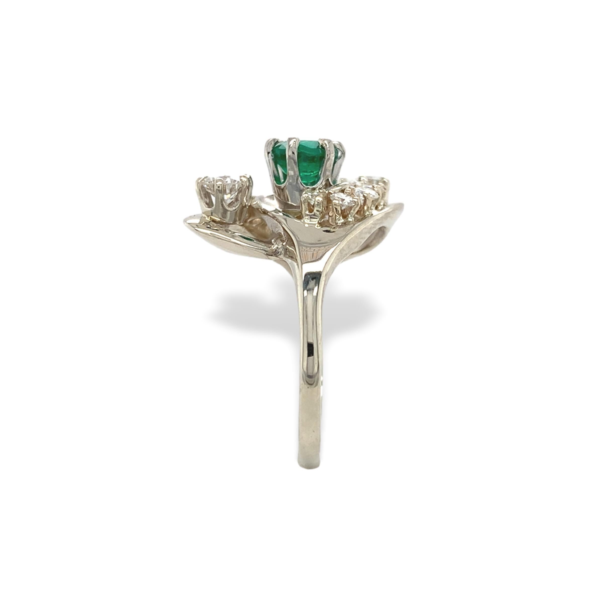 Round Cut 14K White Gold .65ct Emerald & Diamond Cocktail Ring size 6.75 For Sale