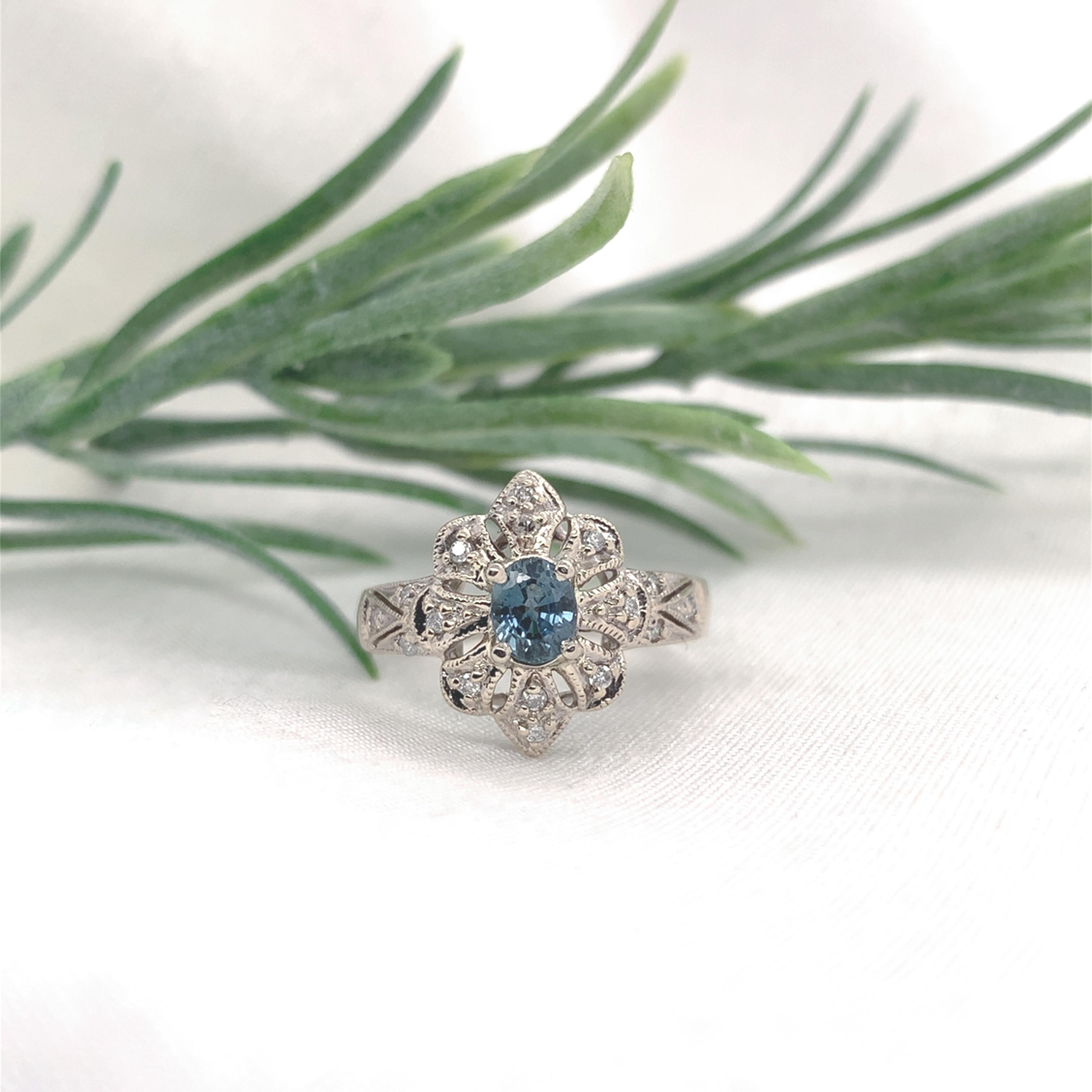 Anillo de oro blanco de 14 quilates .67ct Zafiro Montana Natural sin calentar en venta 1