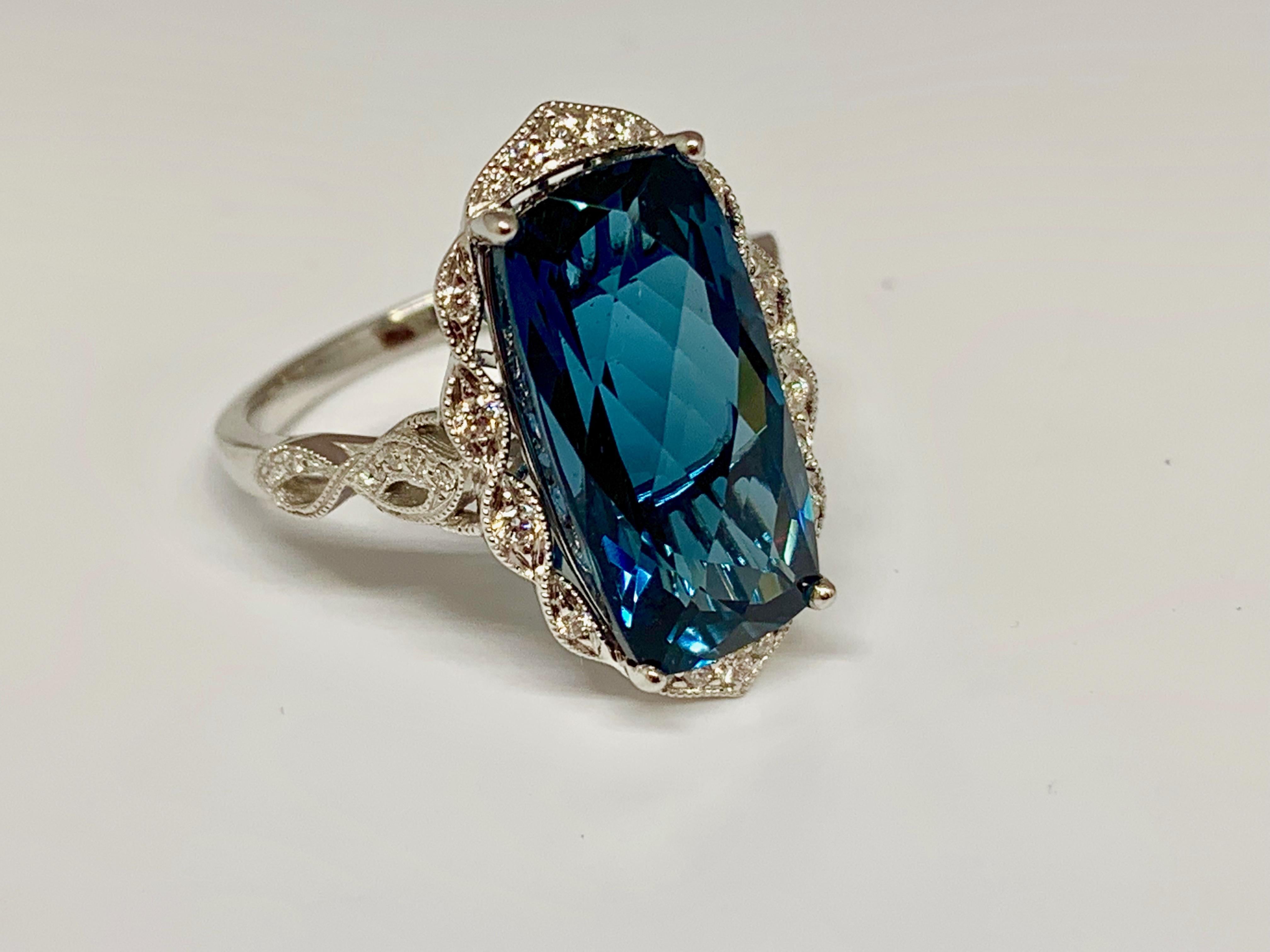 14 Karat White Gold 6.90 Carat Blue Topaz and Diamond Cocktail Ring In New Condition For Sale In Gainesville , FL