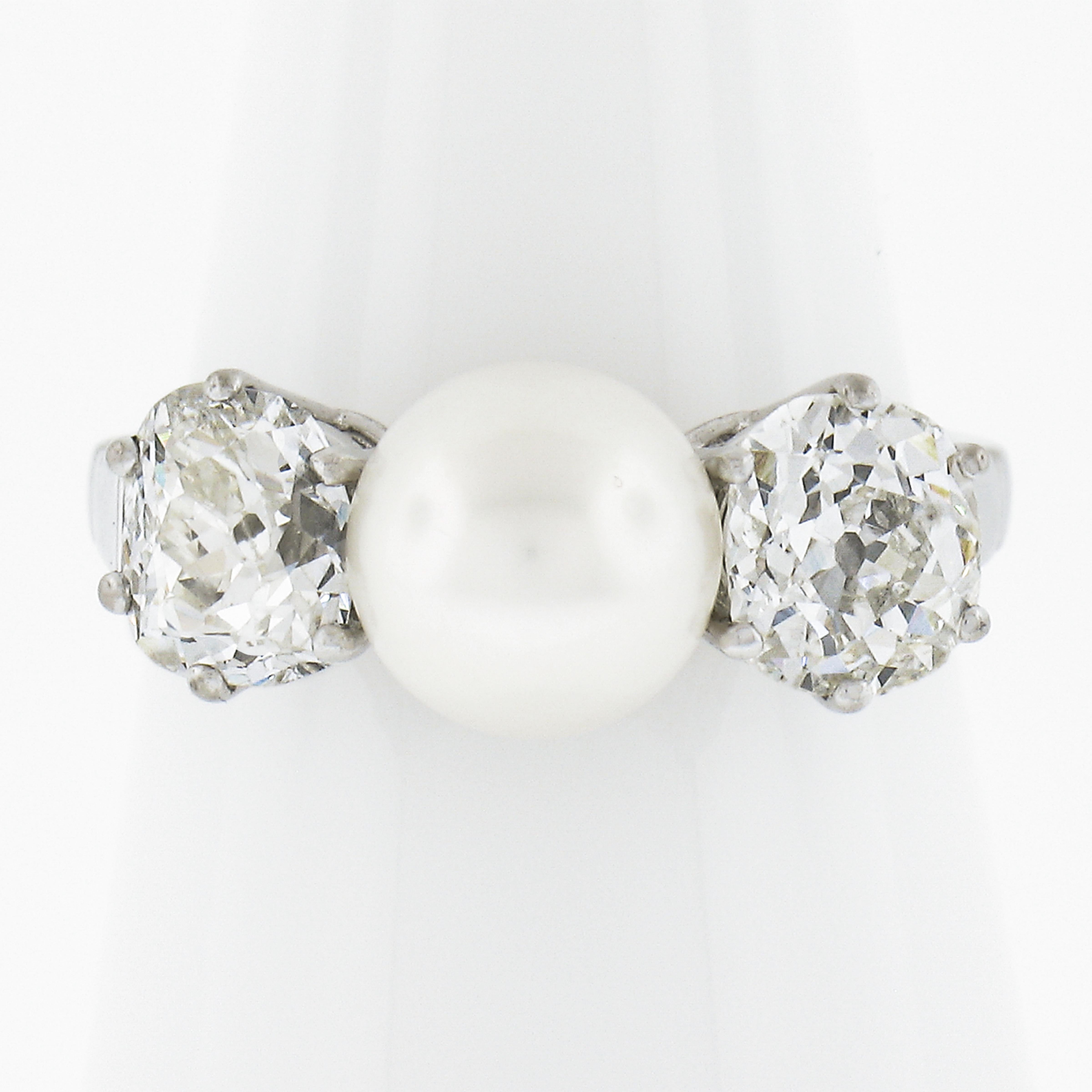 14k Weißgold Ring mit 6,9 mm Perle und 1,40ctw Diamanten im Altminenschliff im Kissenschliff im Angebot