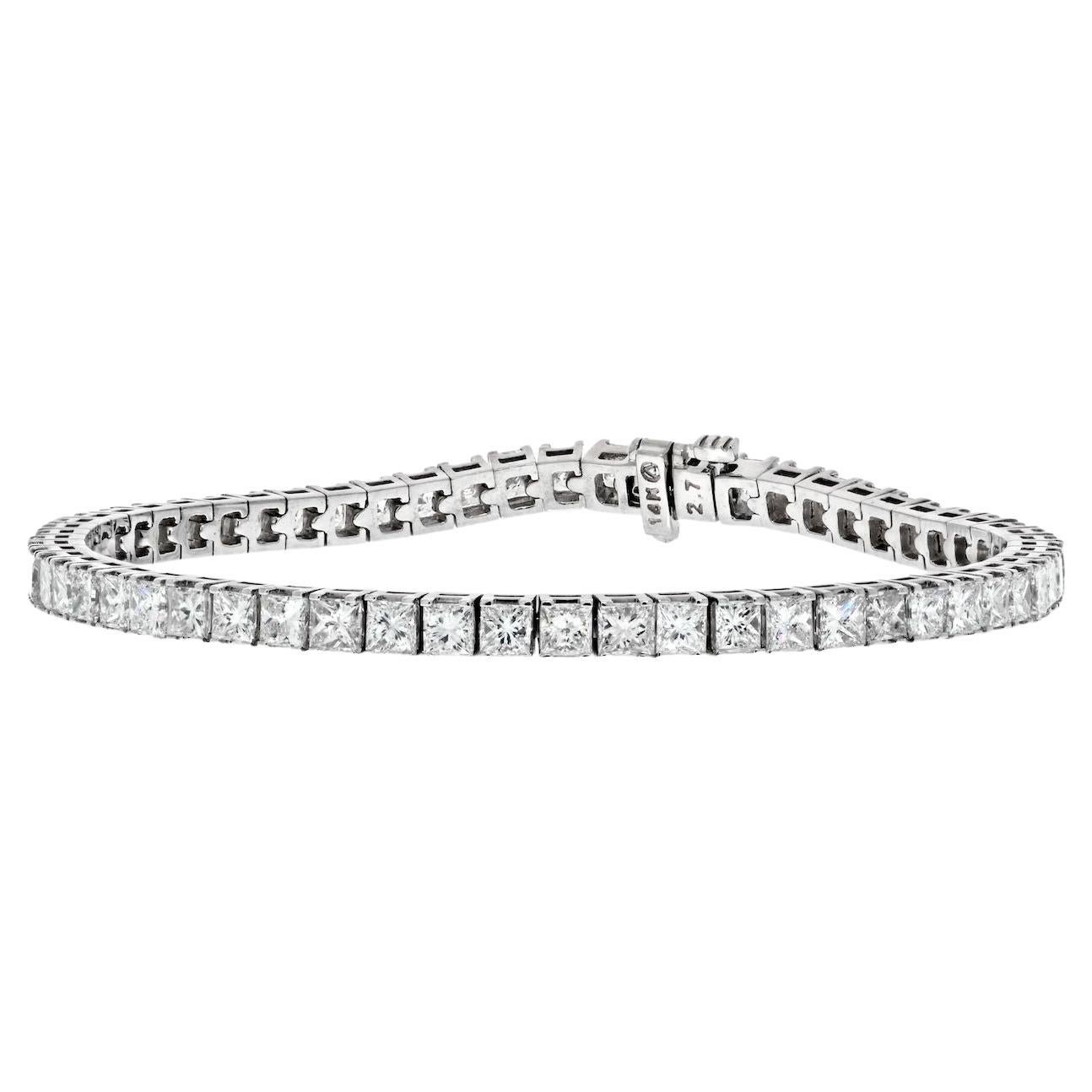 Bracelet tennis d'une ligne en or blanc 14 carats avec diamants taille princesse de 7 carats en vente